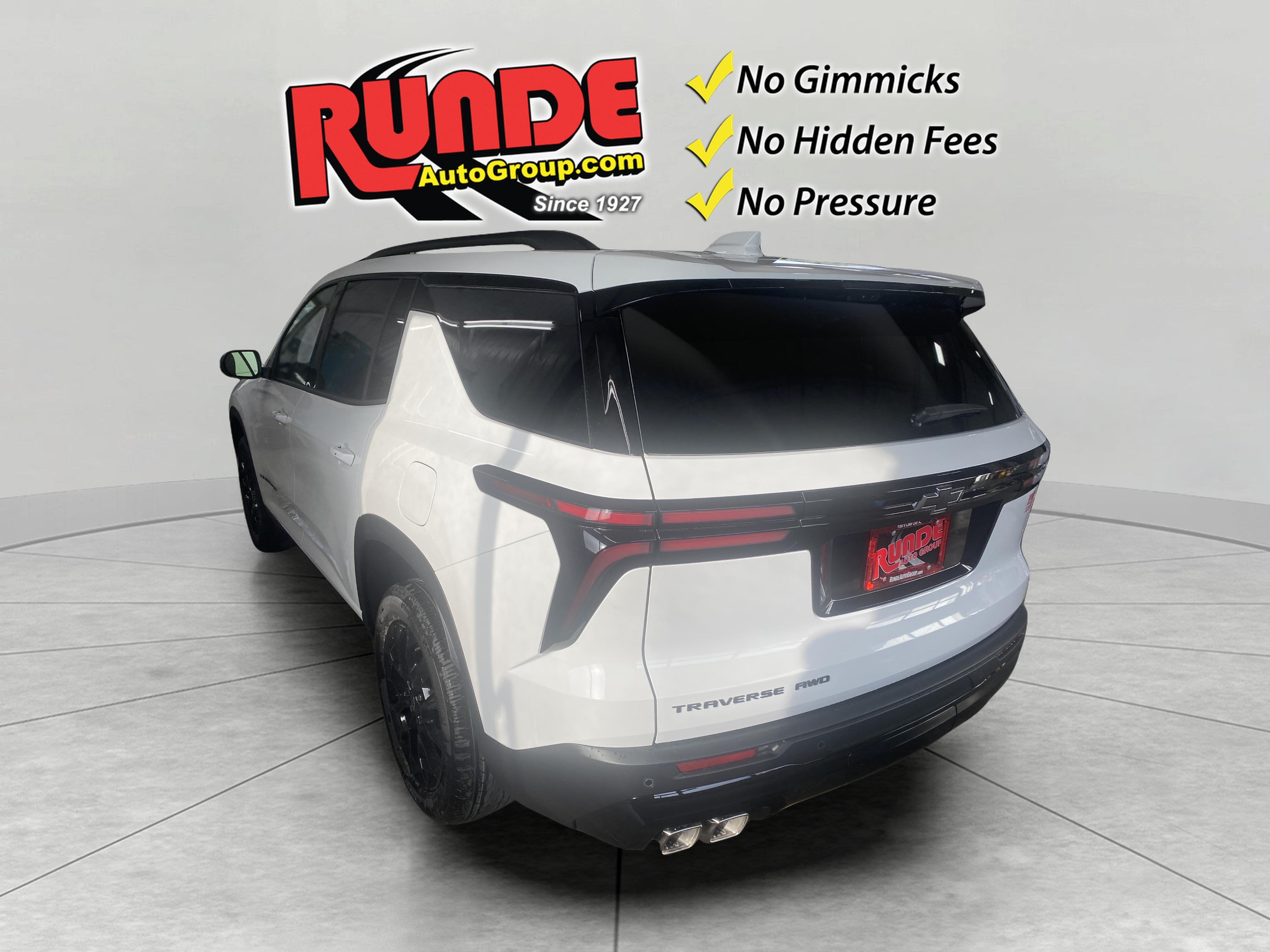 2026 Chevrolet Traverse photo 2