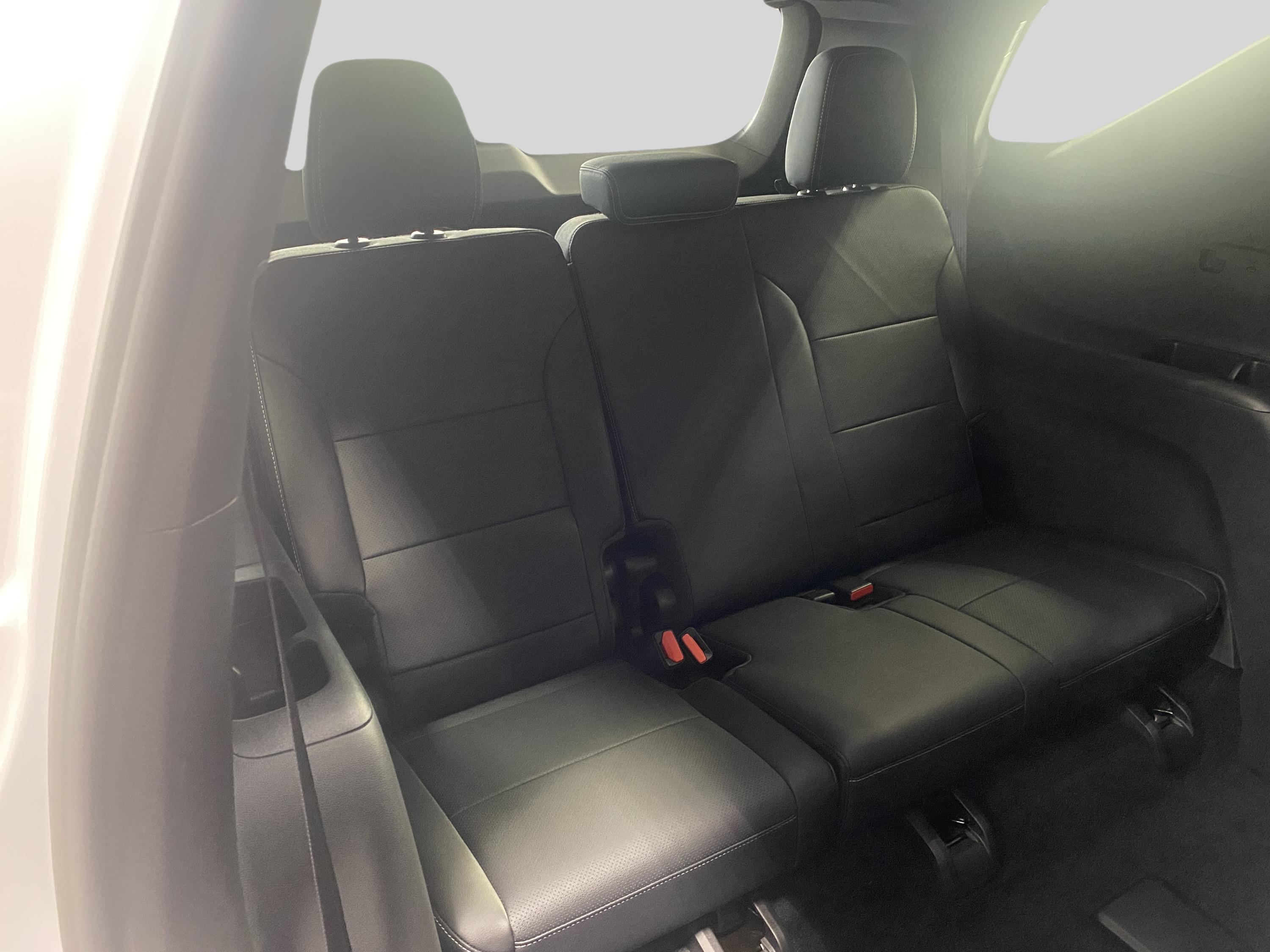 2026 Chevrolet Traverse photo 8