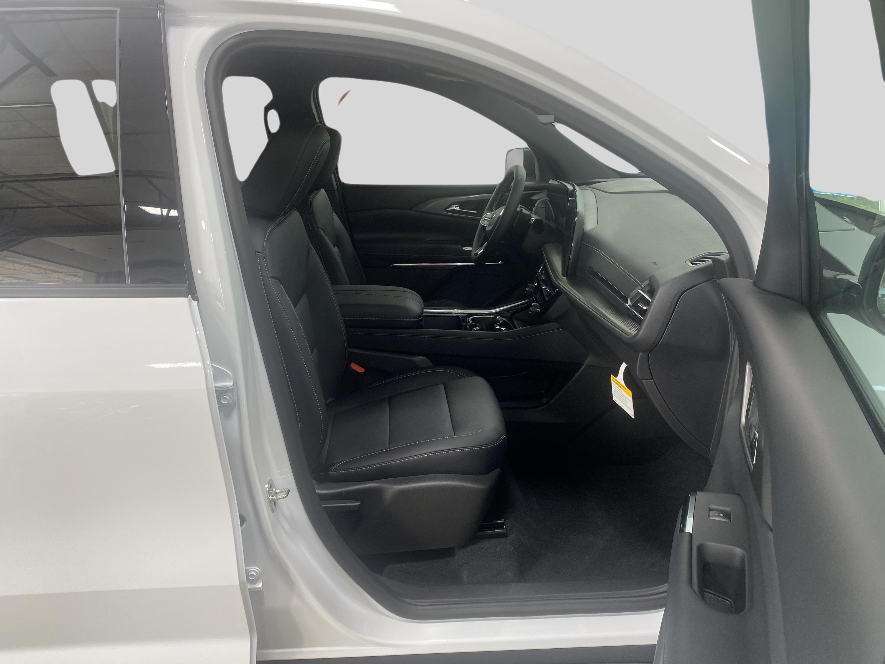 2026 Chevrolet Traverse photo 14