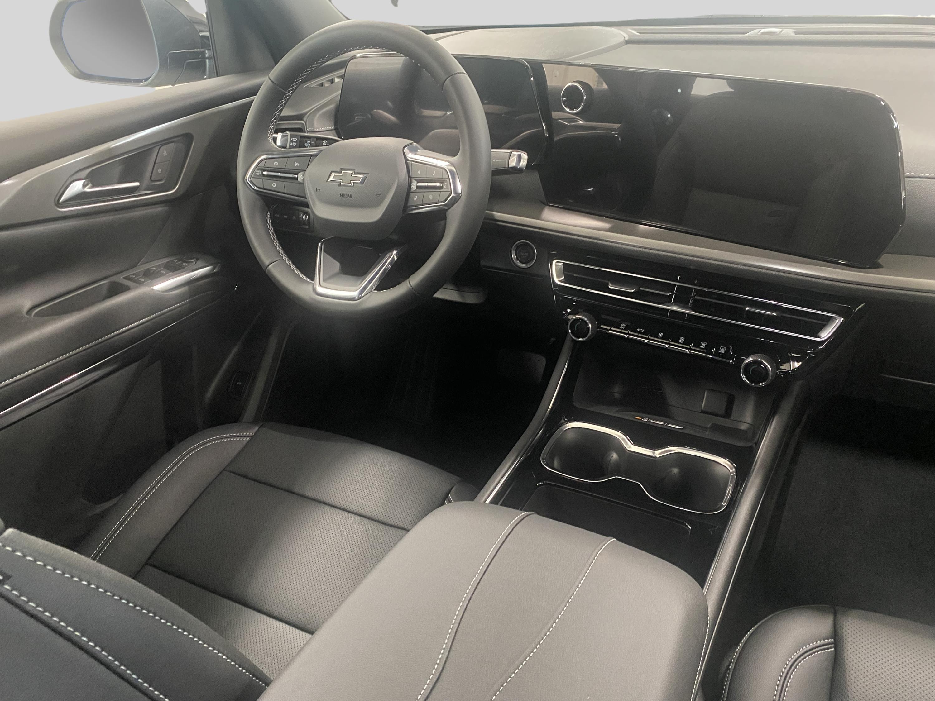 2026 Chevrolet Traverse photo 9