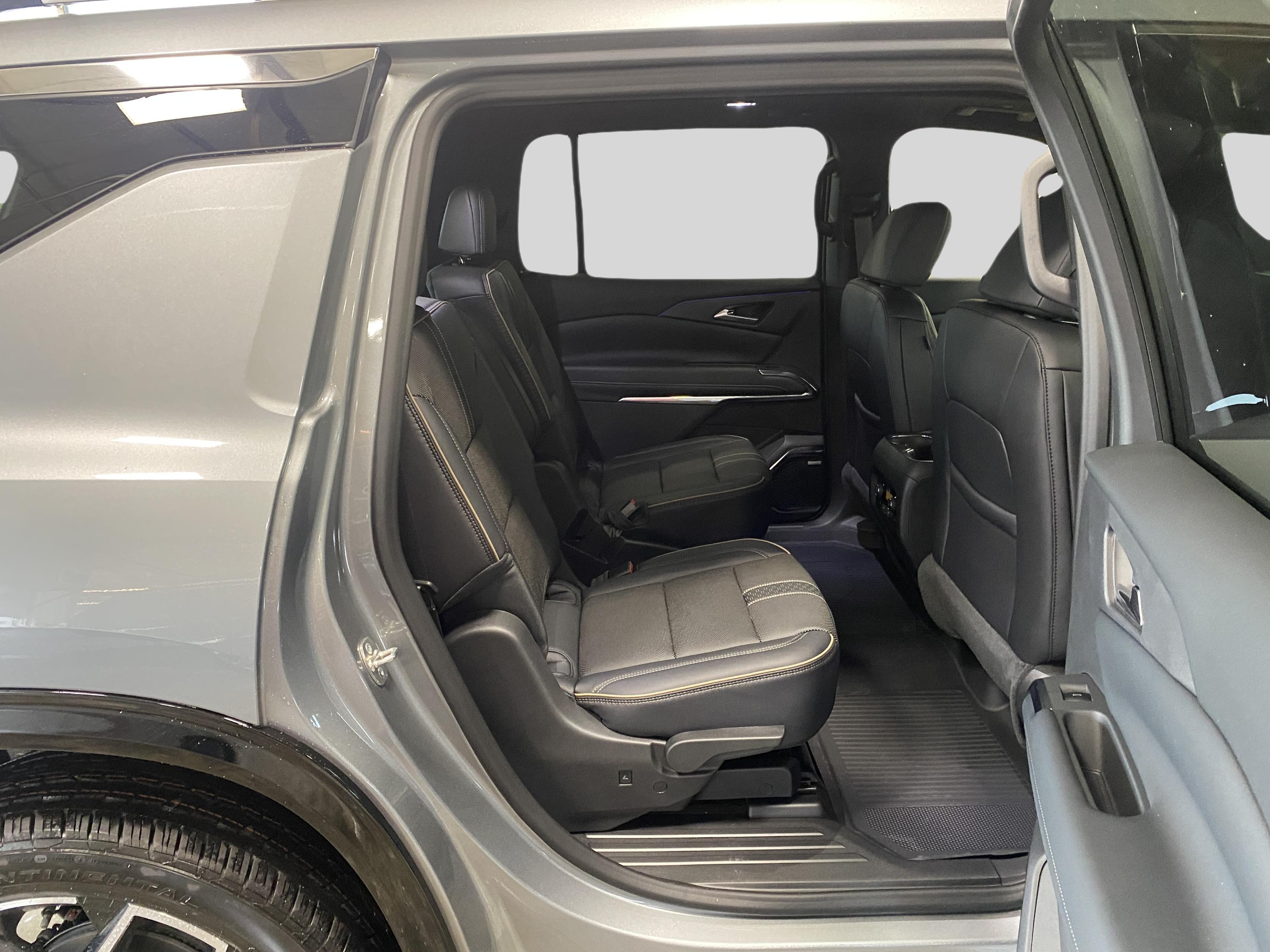 2026 Chevrolet Traverse High Country photo 8