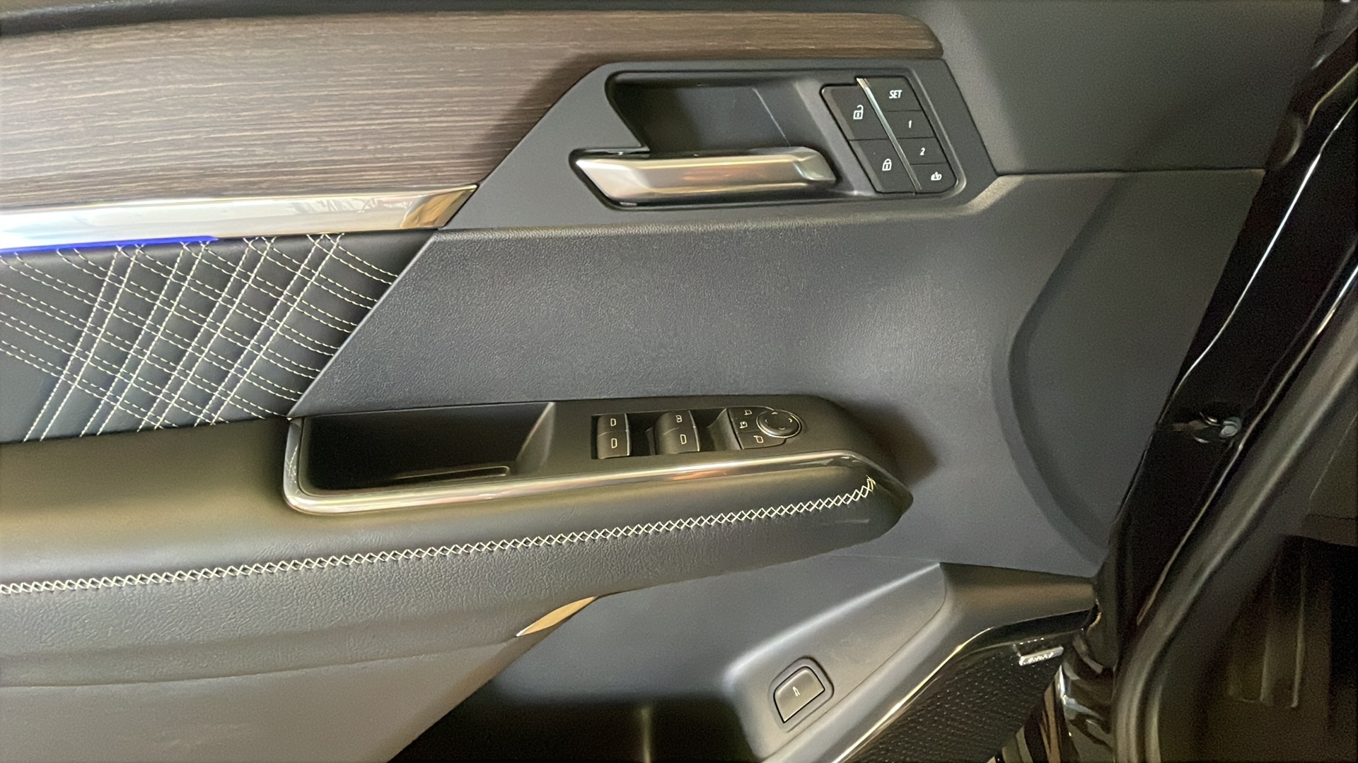 2026 Gmc Acadia Denali photo 8