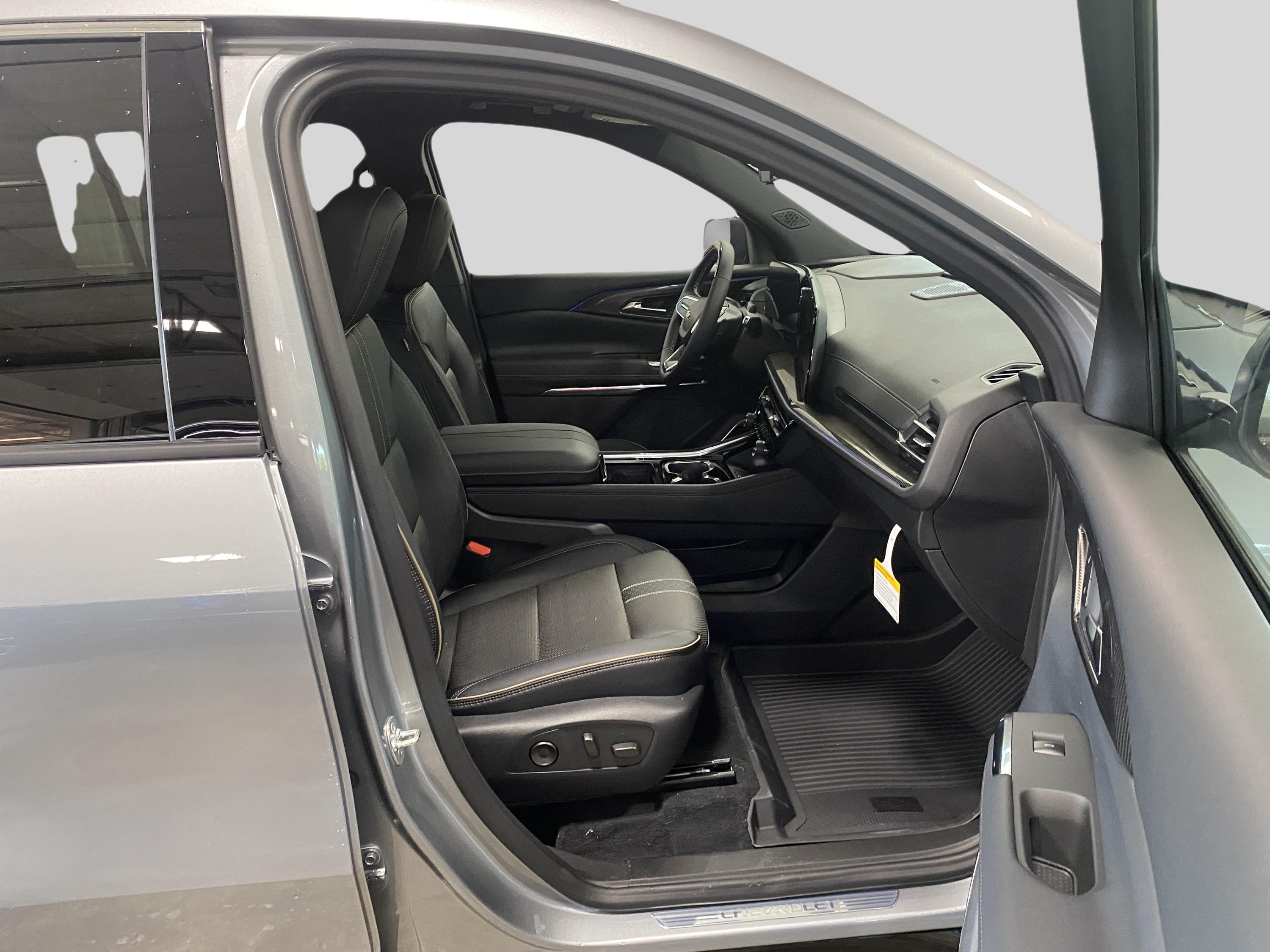 2026 Chevrolet Traverse High Country photo 15