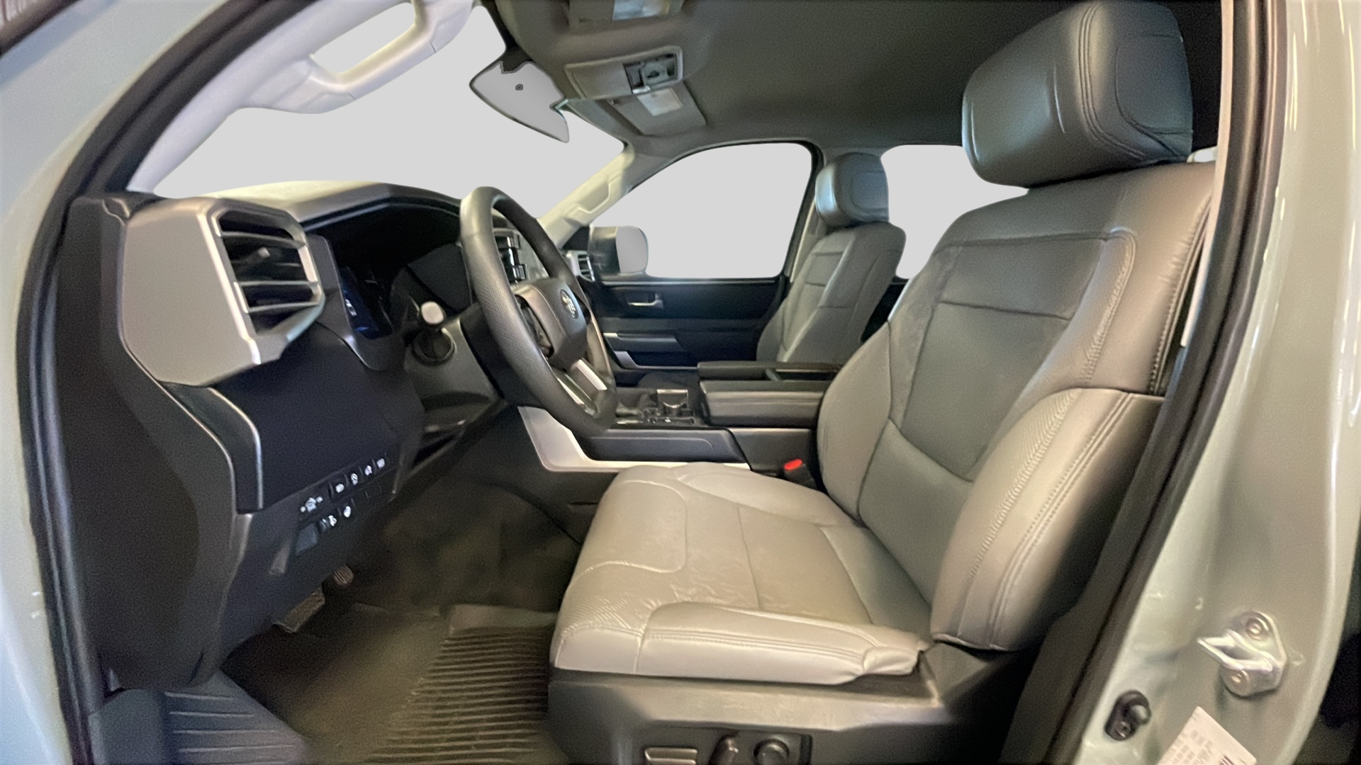 2024 Toyota Tundra SR5 photo 11