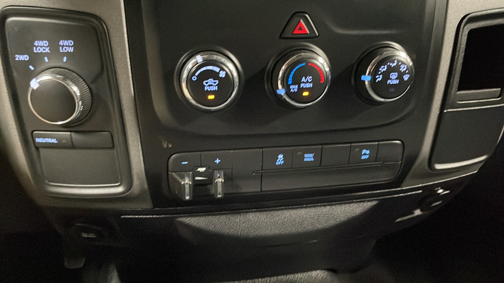 2015 Ram 2500 Tradesman photo 11