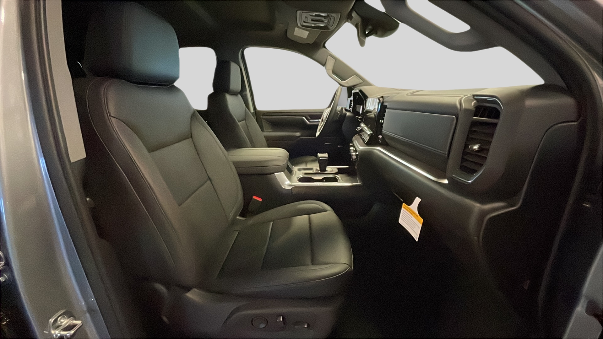 2026 Gmc Sierra 1500 SLT photo 3
