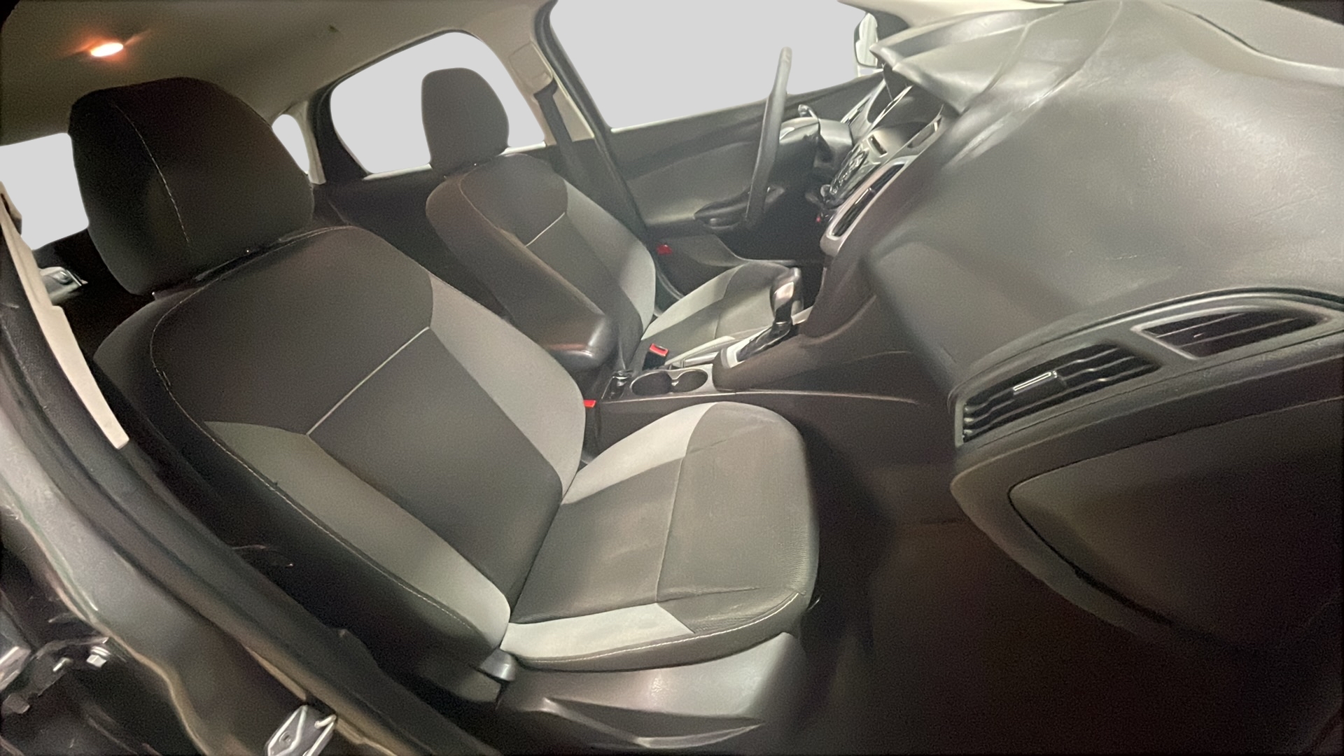 2014 Ford Focus SE photo 15