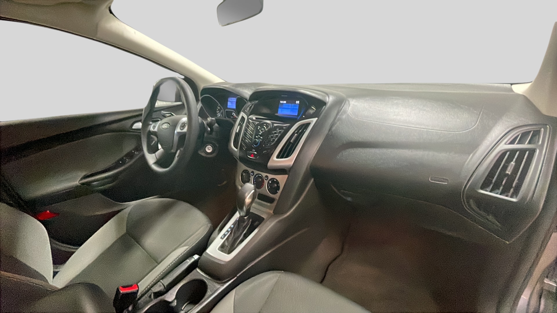 2014 Ford Focus SE photo 16
