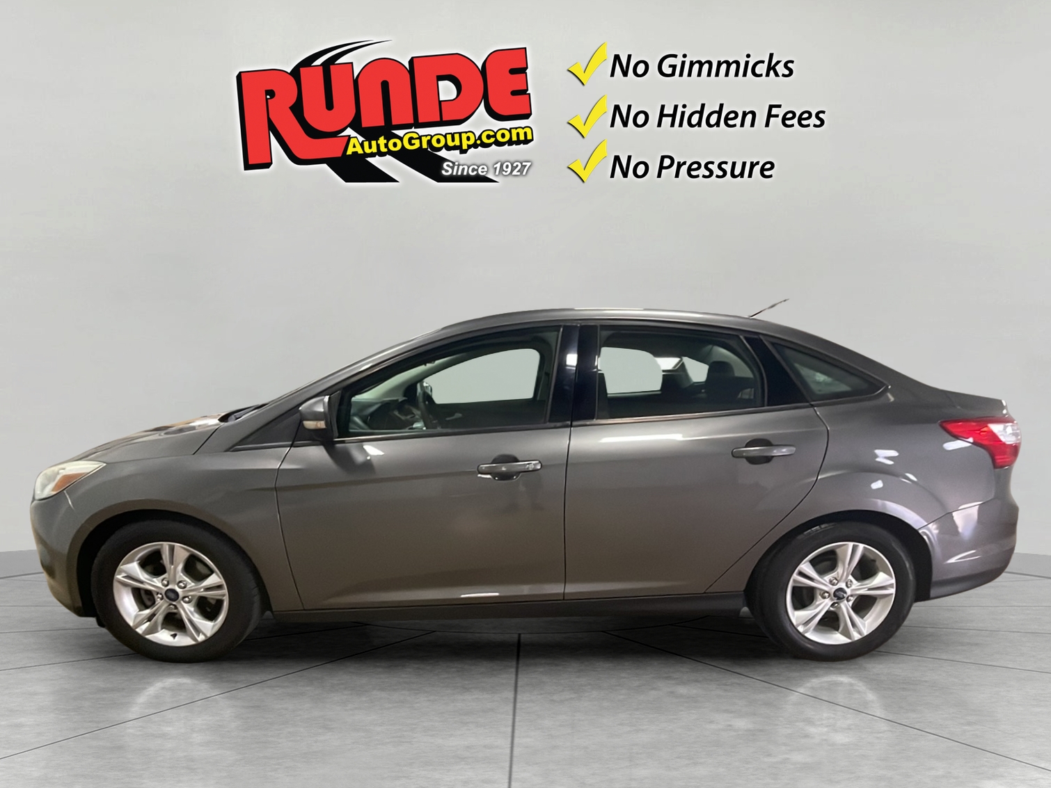 2014 Ford Focus SE photo 2
