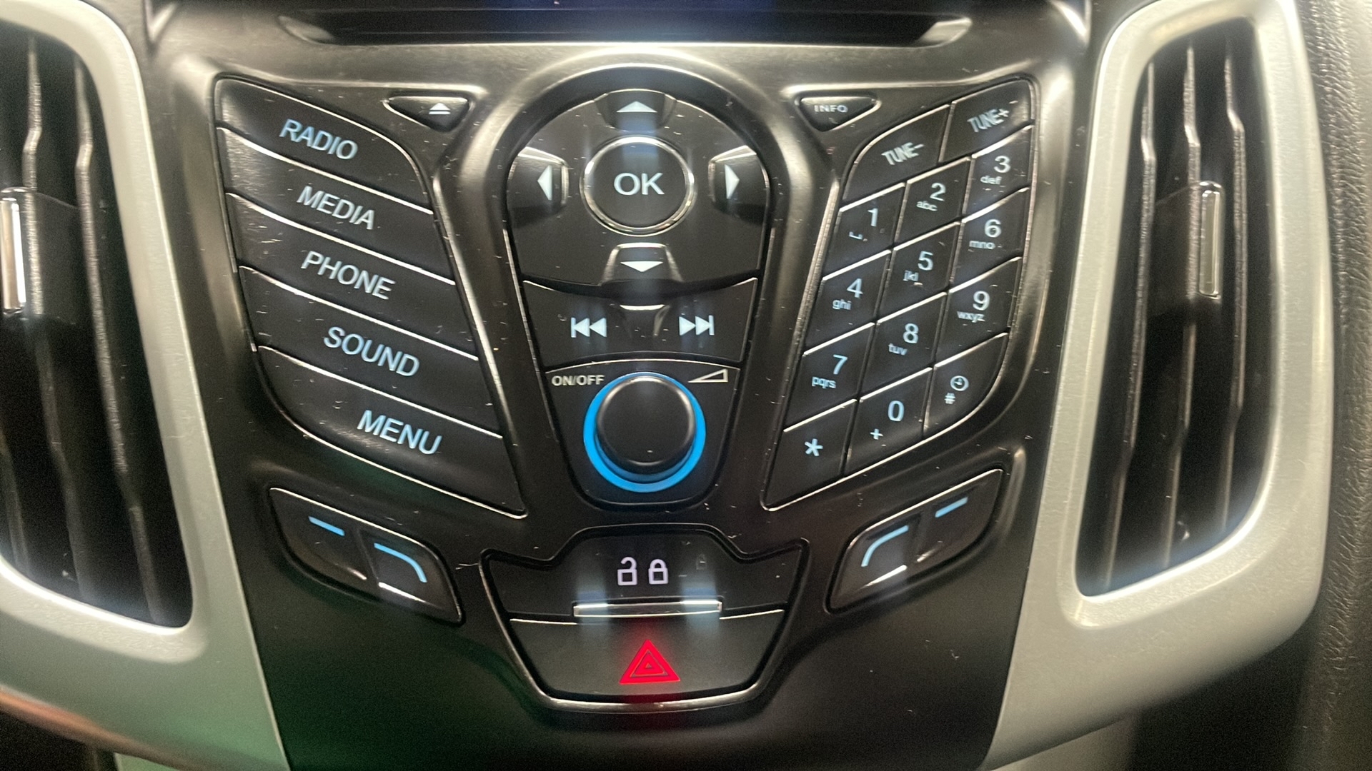 2014 Ford Focus SE photo 13