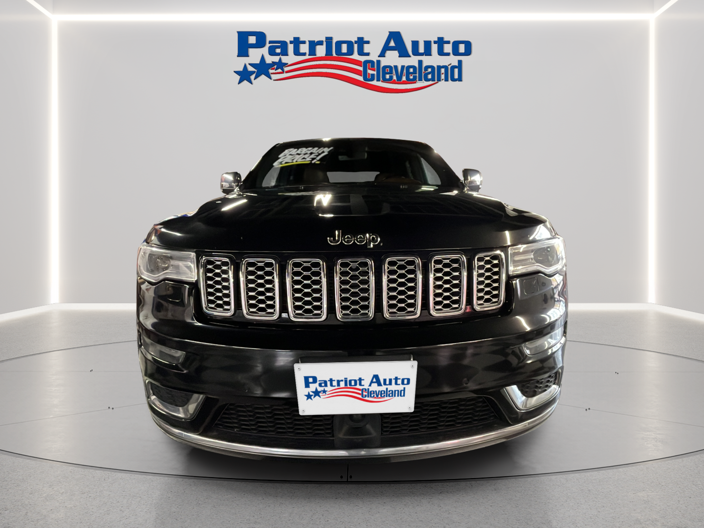 2019 Jeep Grand Cherokee Summit's photo