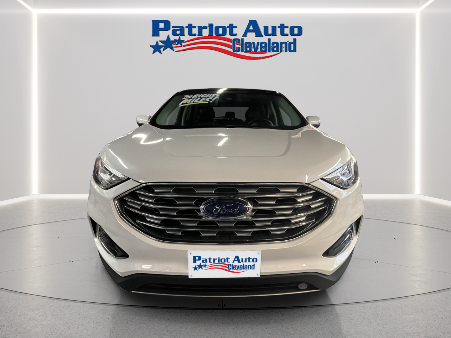 2020 Ford Edge Titanium's photo