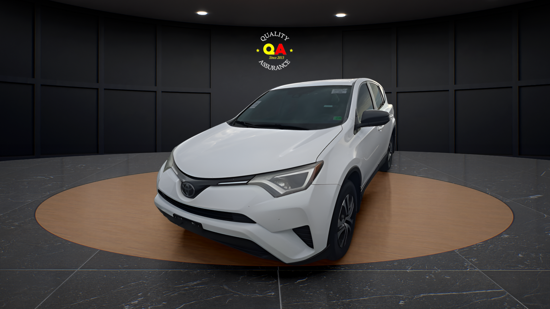 2018 Toyota RAV4 LE's photo