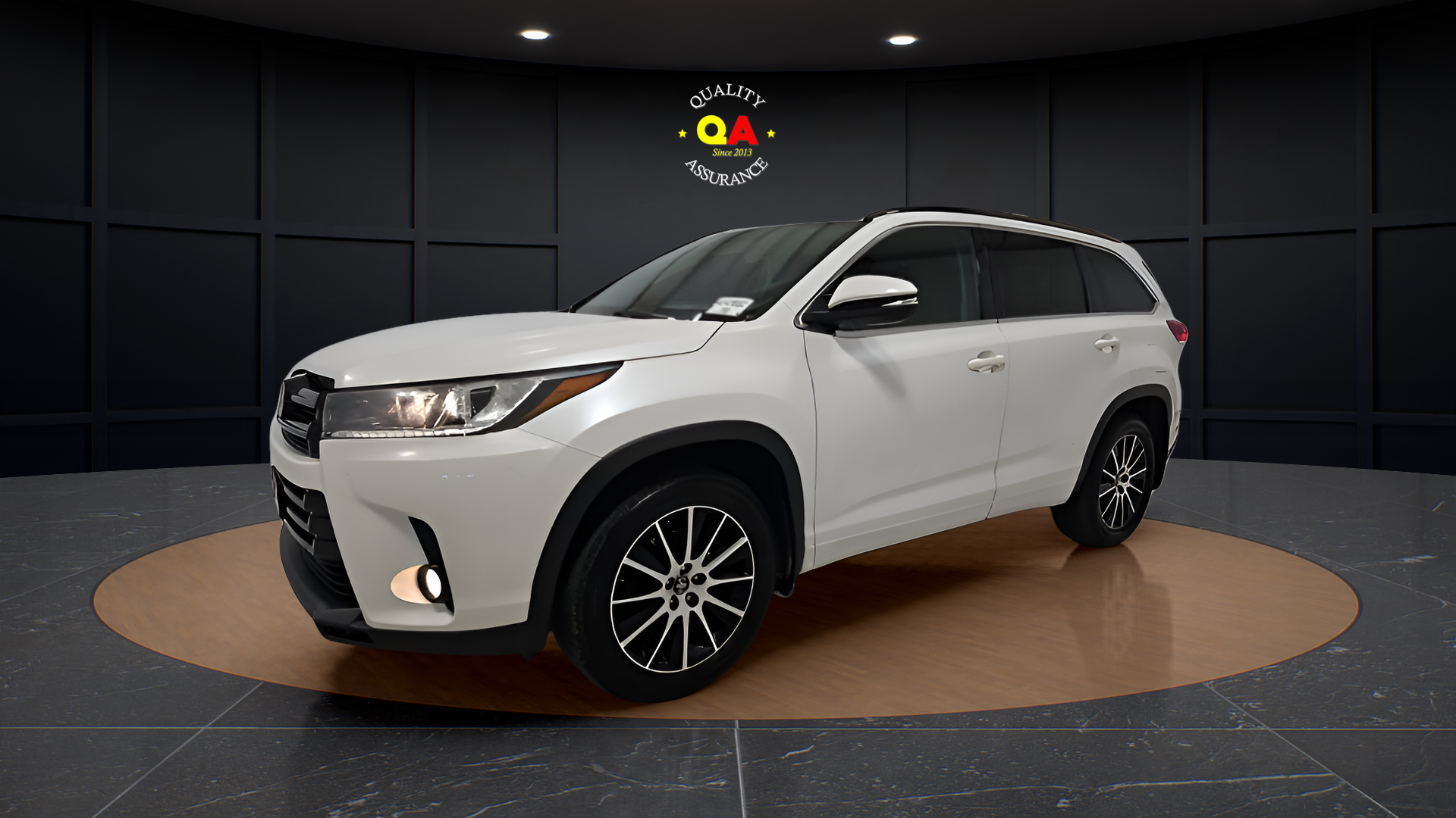 2017 Toyota Highlander SE's photo