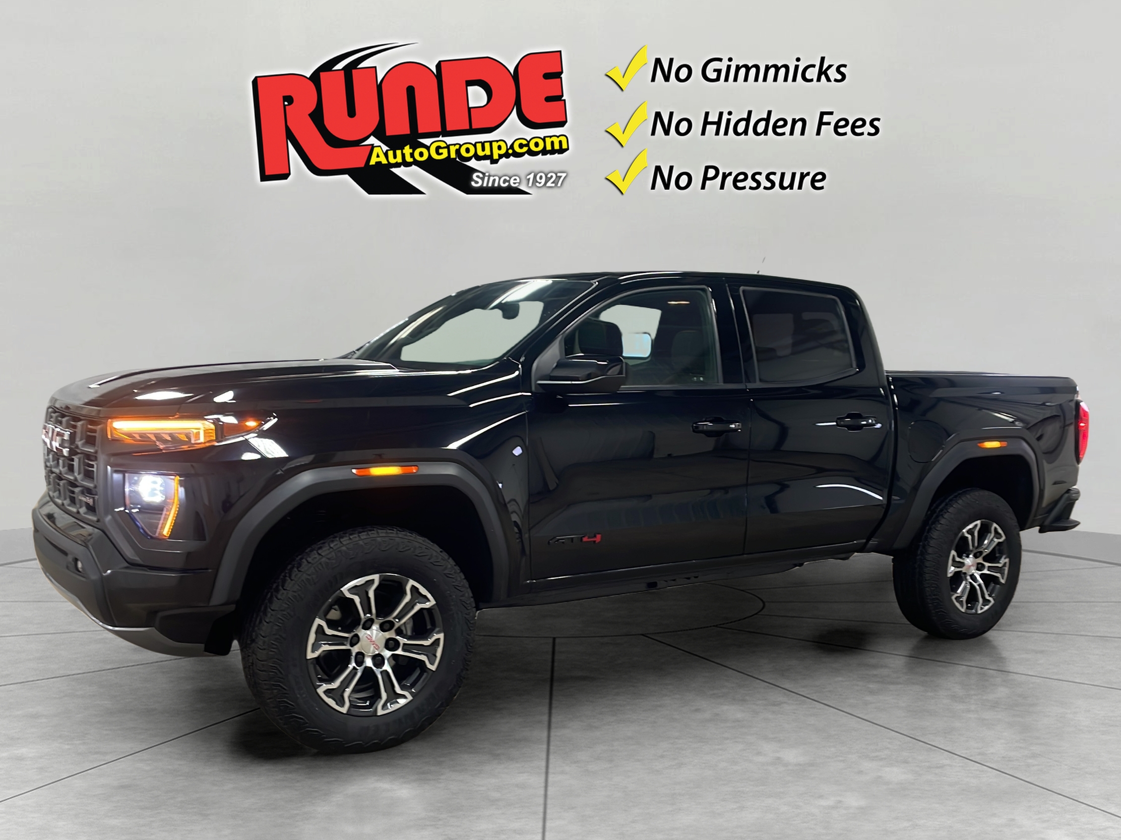 2023 GMC Canyon AT4 4WD Crew Cab Short Box's photo
