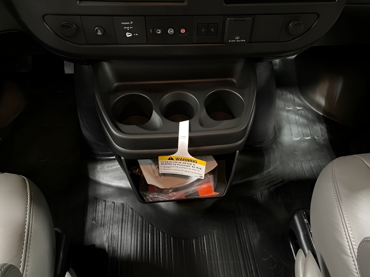 2025 Chevrolet Express Cargo Work Van - Photo 10
