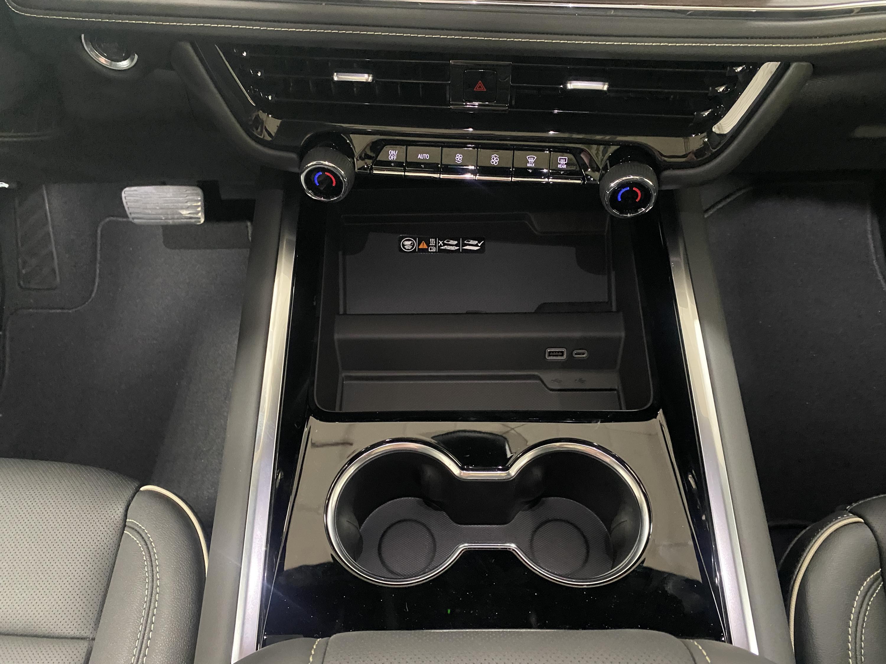2026 Chevrolet Tahoe Premier - Photo 7