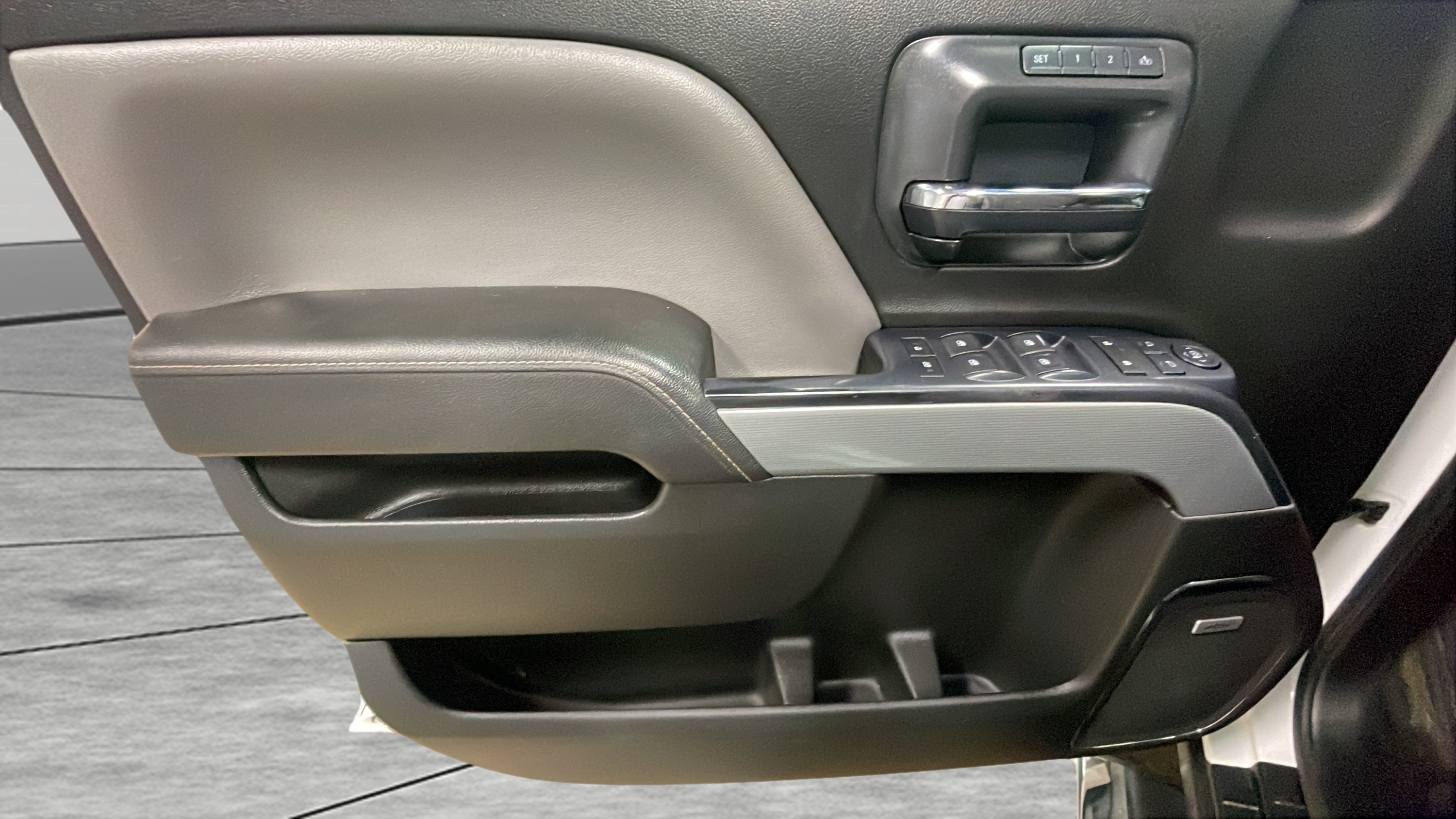 2015 Chevrolet Silverado 2500HD LTZ - Photo 9