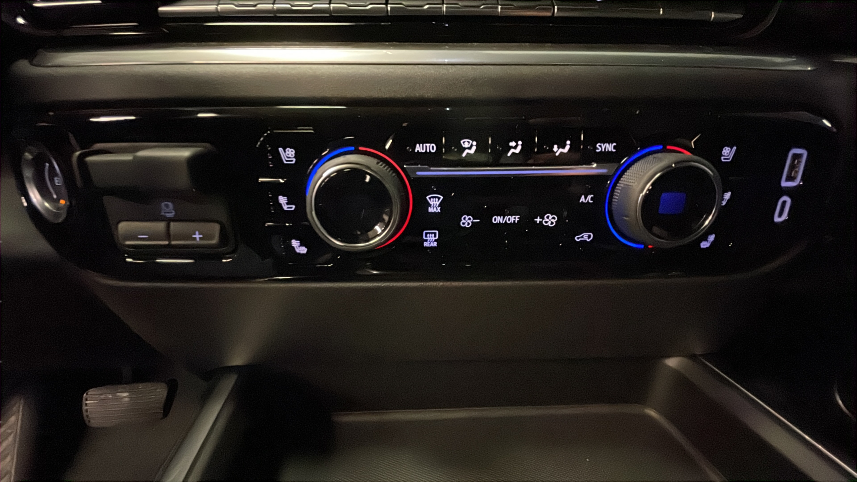 2026 Chevrolet Silverado 3500HD LTZ - Photo 14