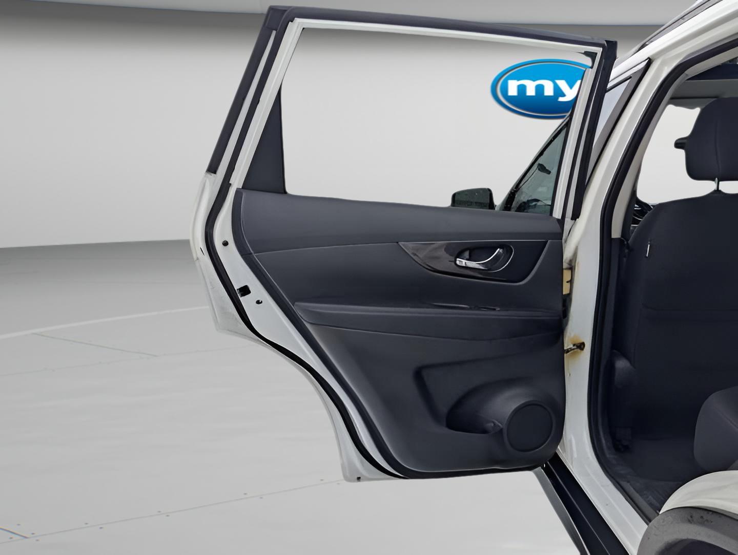 2018 NISSAN ROGUE SV — photo 8