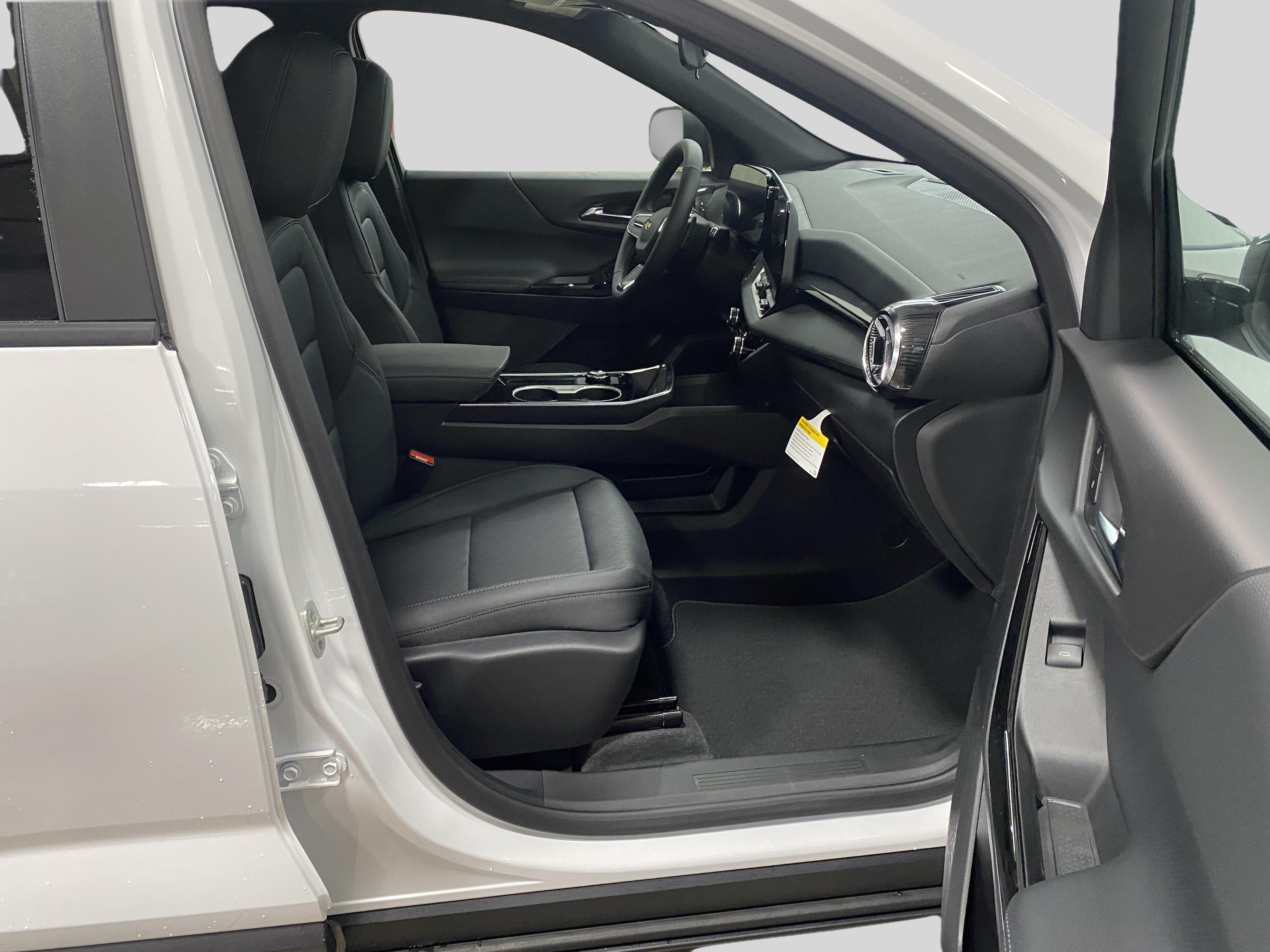 2026 Chevrolet Equinox LT - Photo 12