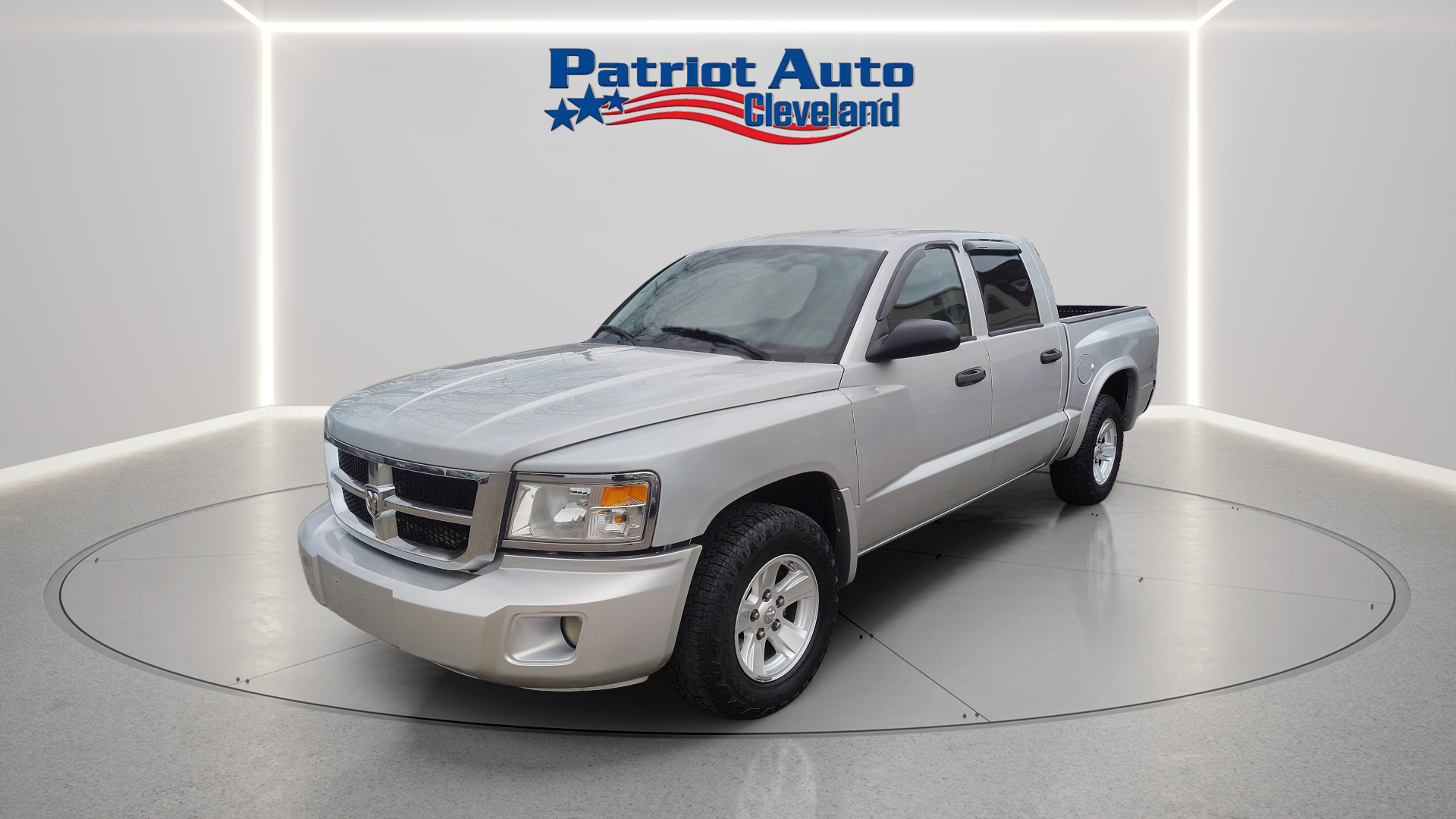 Silver 2008 Dodge Dakota SLT Crew Cab 4WD Pickup Truck Four-Wheel Drive 5-Speed Automatic