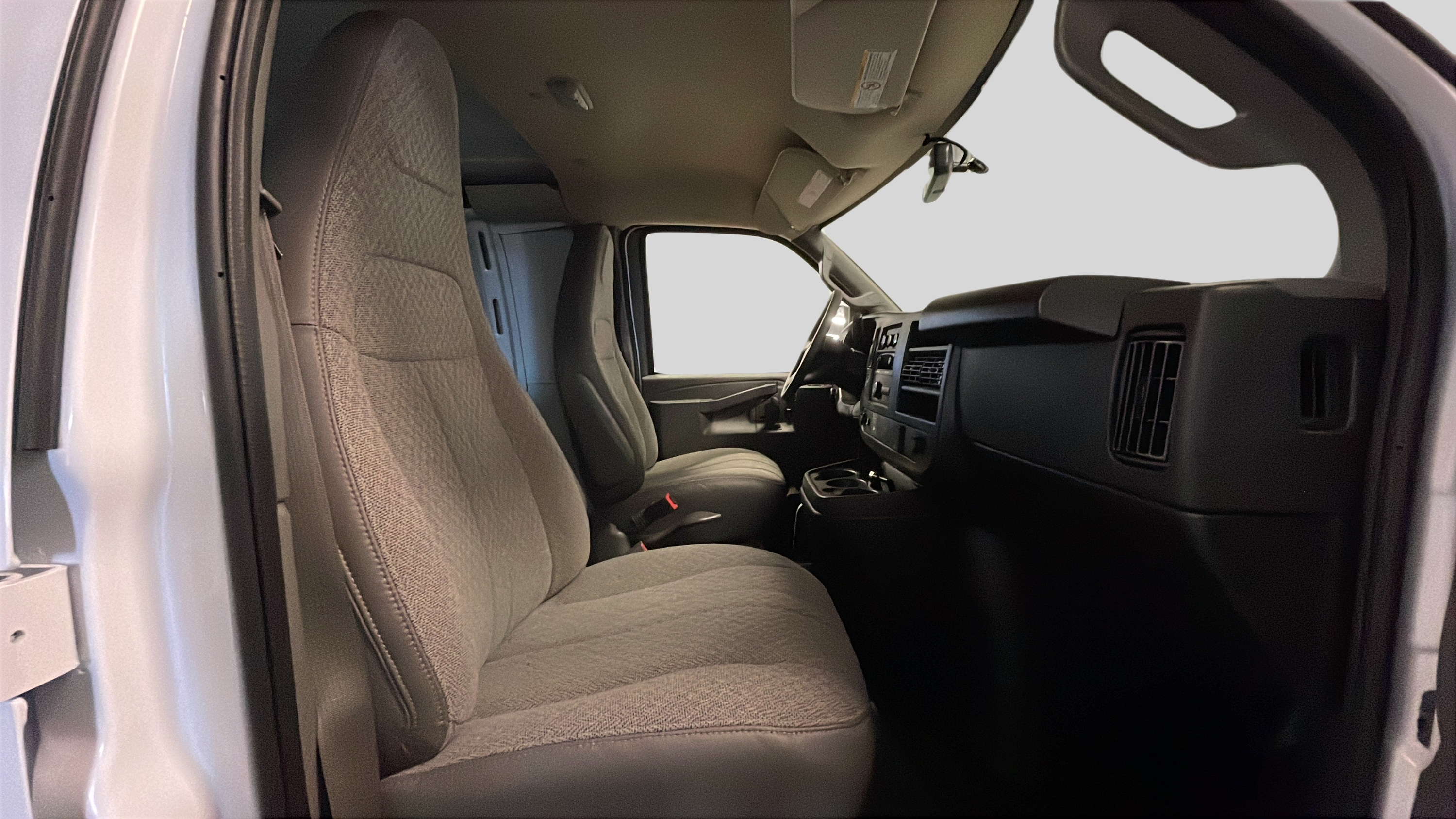2026 Chevrolet Express Cargo Work Van - Photo 16