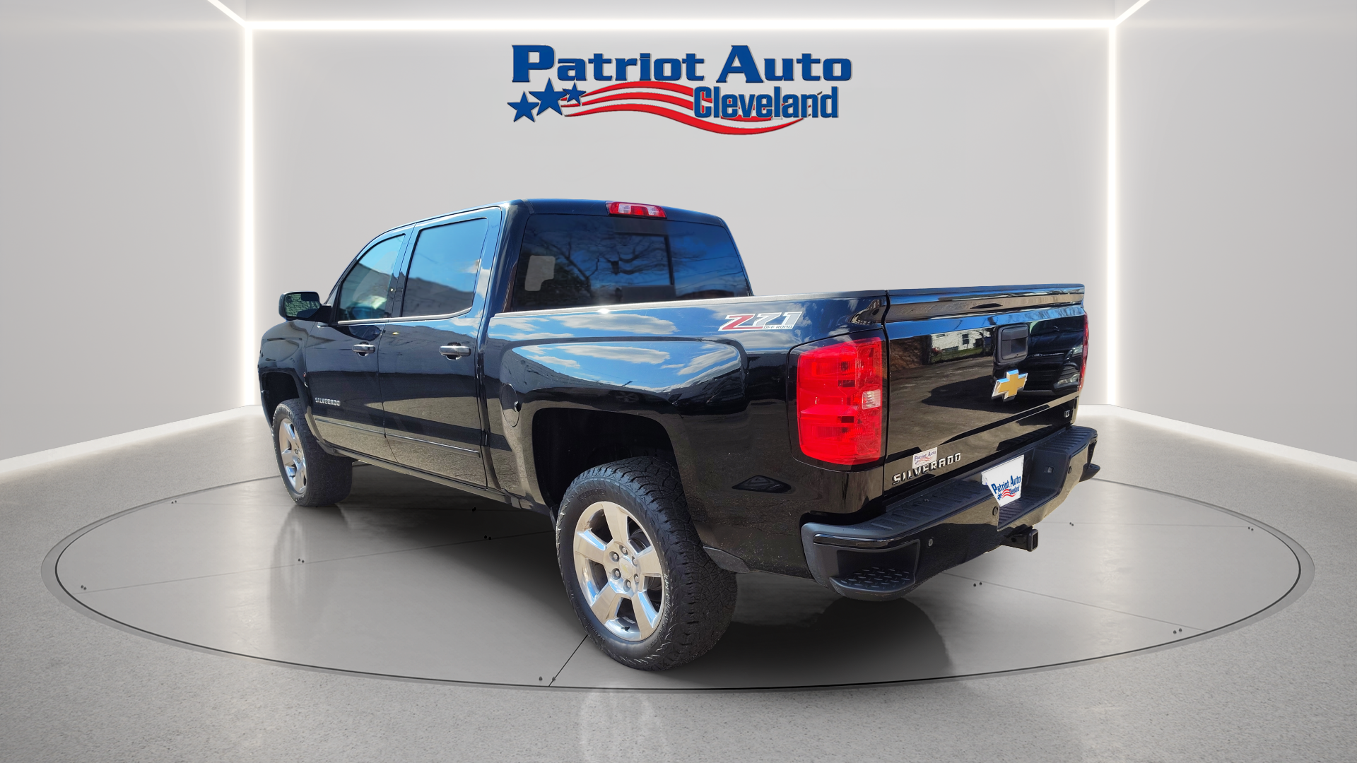 2017 Chevrolet Silverado 1500 LT - Image 4