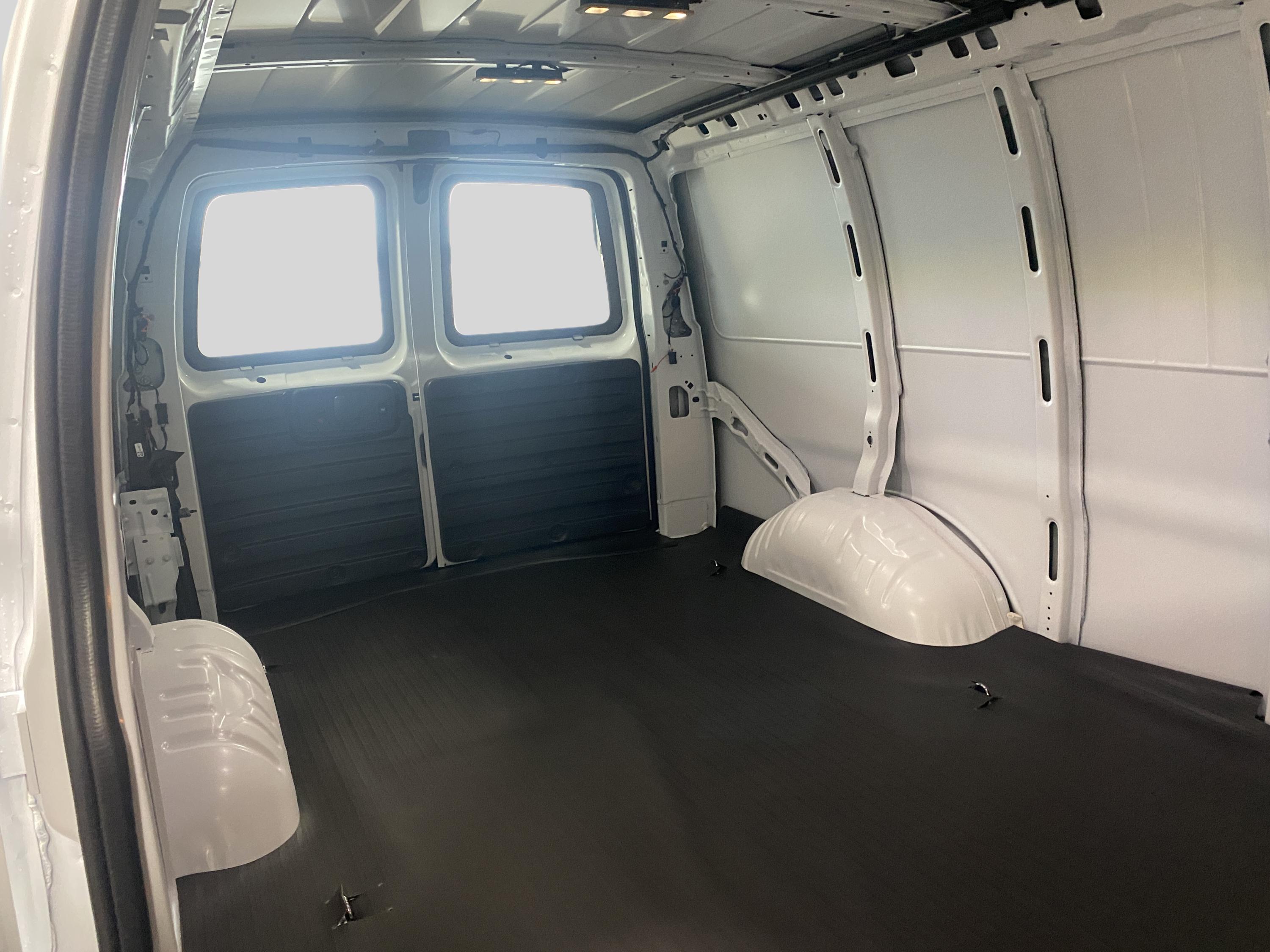 2026 Chevrolet Express Cargo Work Van - Photo 9