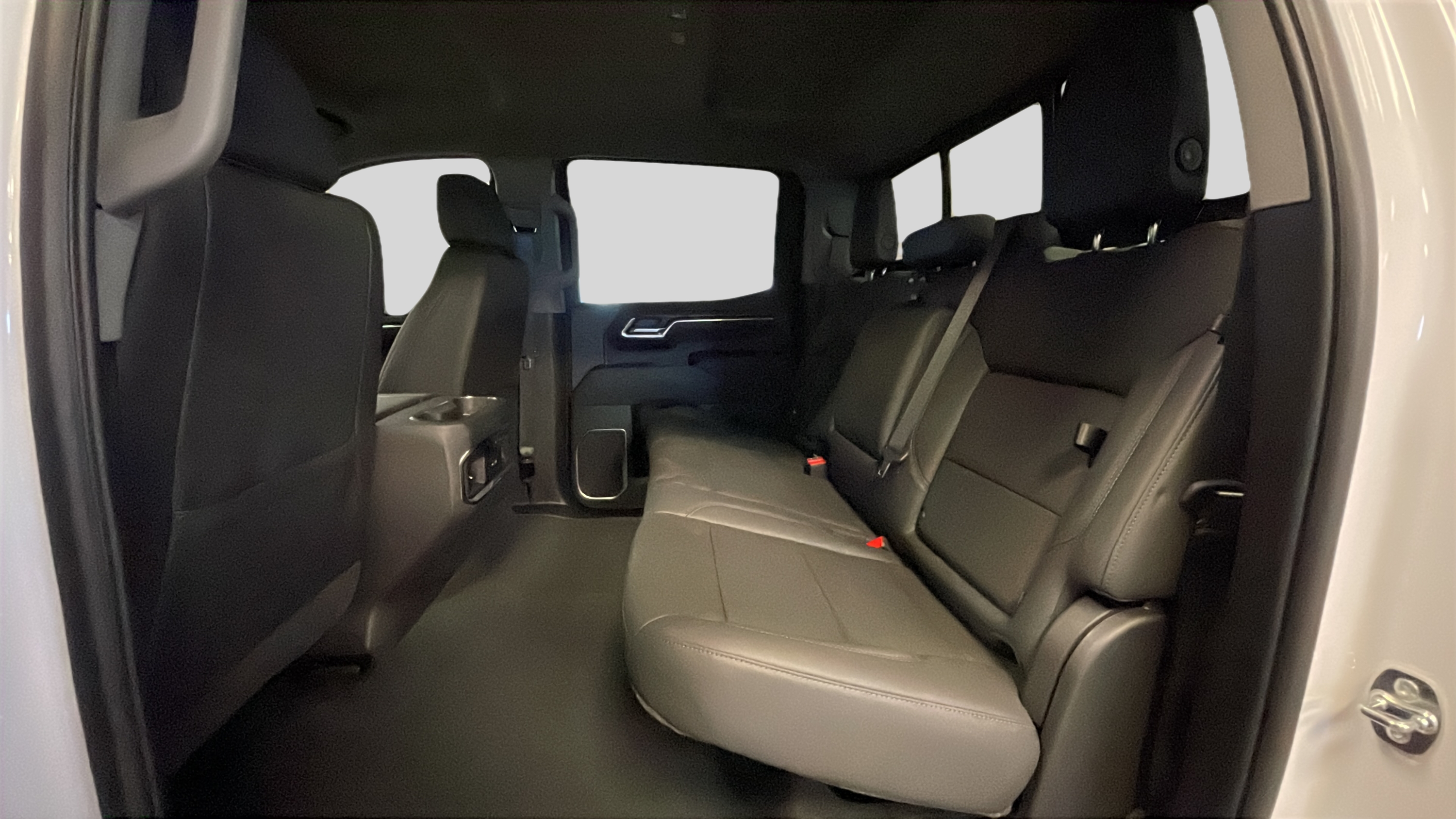 2026 GMC Sierra 1500 SLT - Photo 15