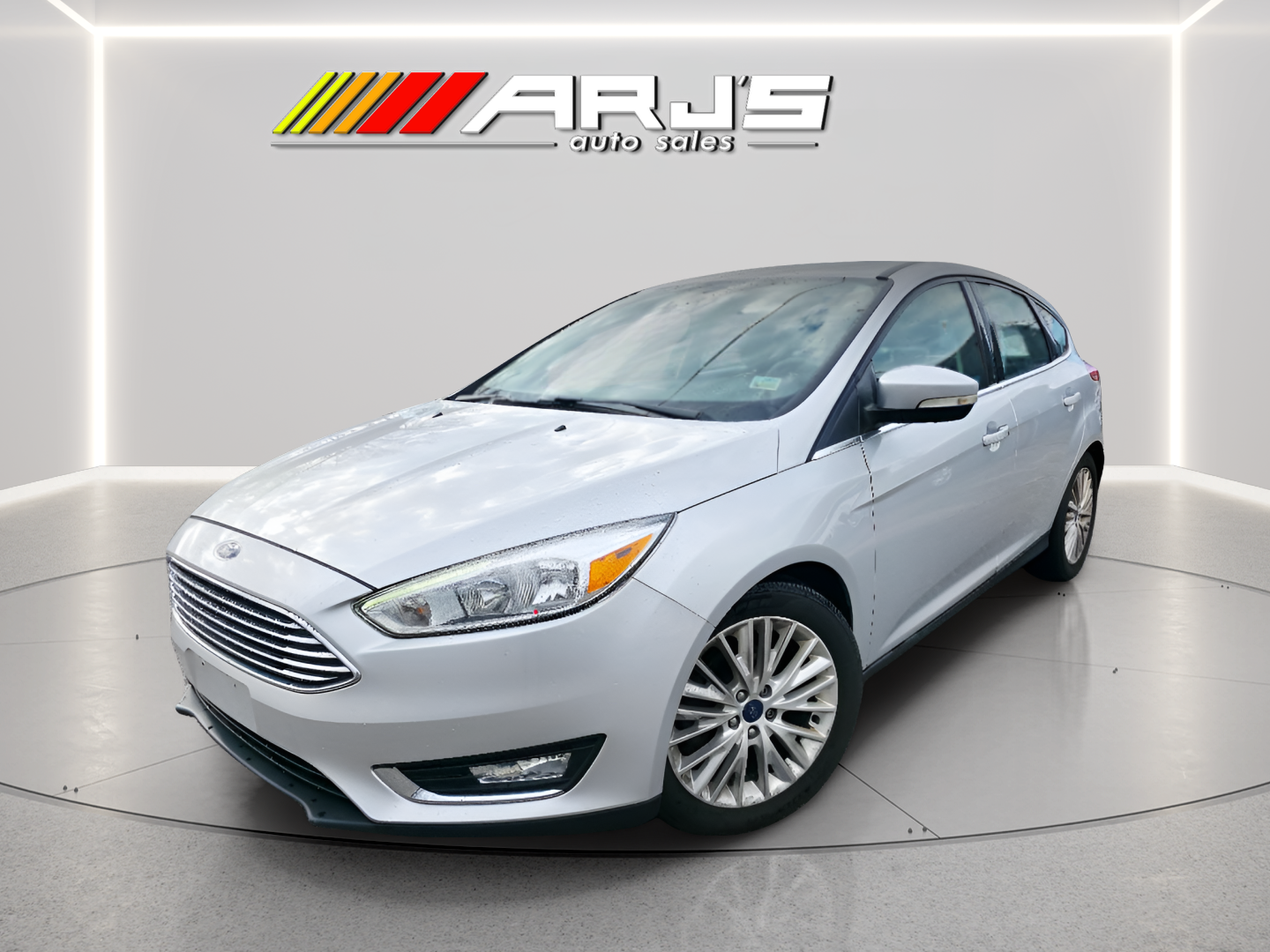 2017 Ford Focus 5 Door Hatch Titanium's photo