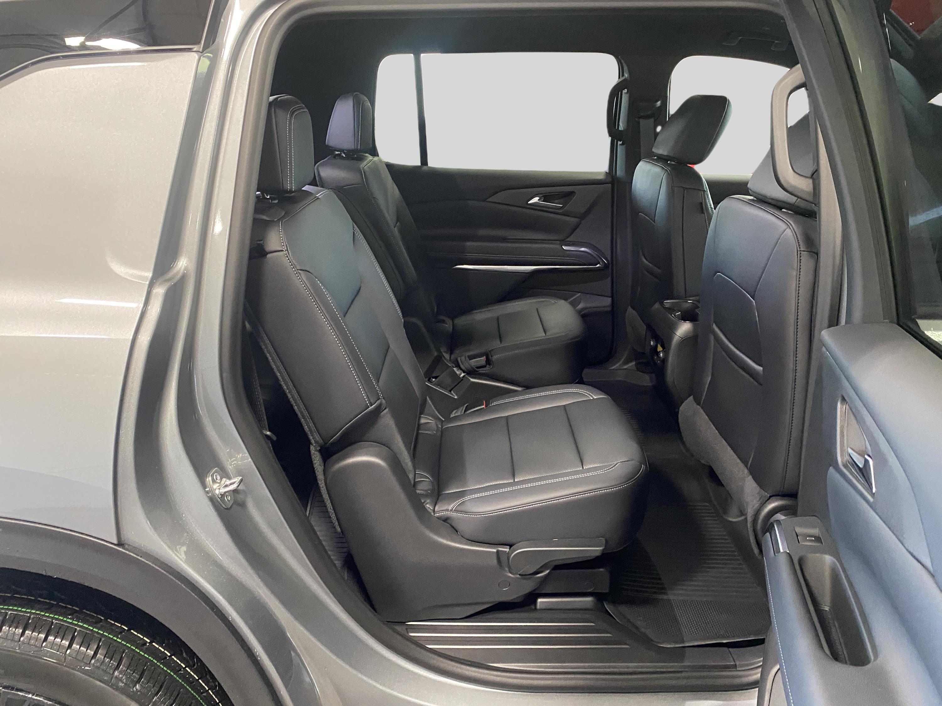 2026 Chevrolet Traverse LT - Photo 8