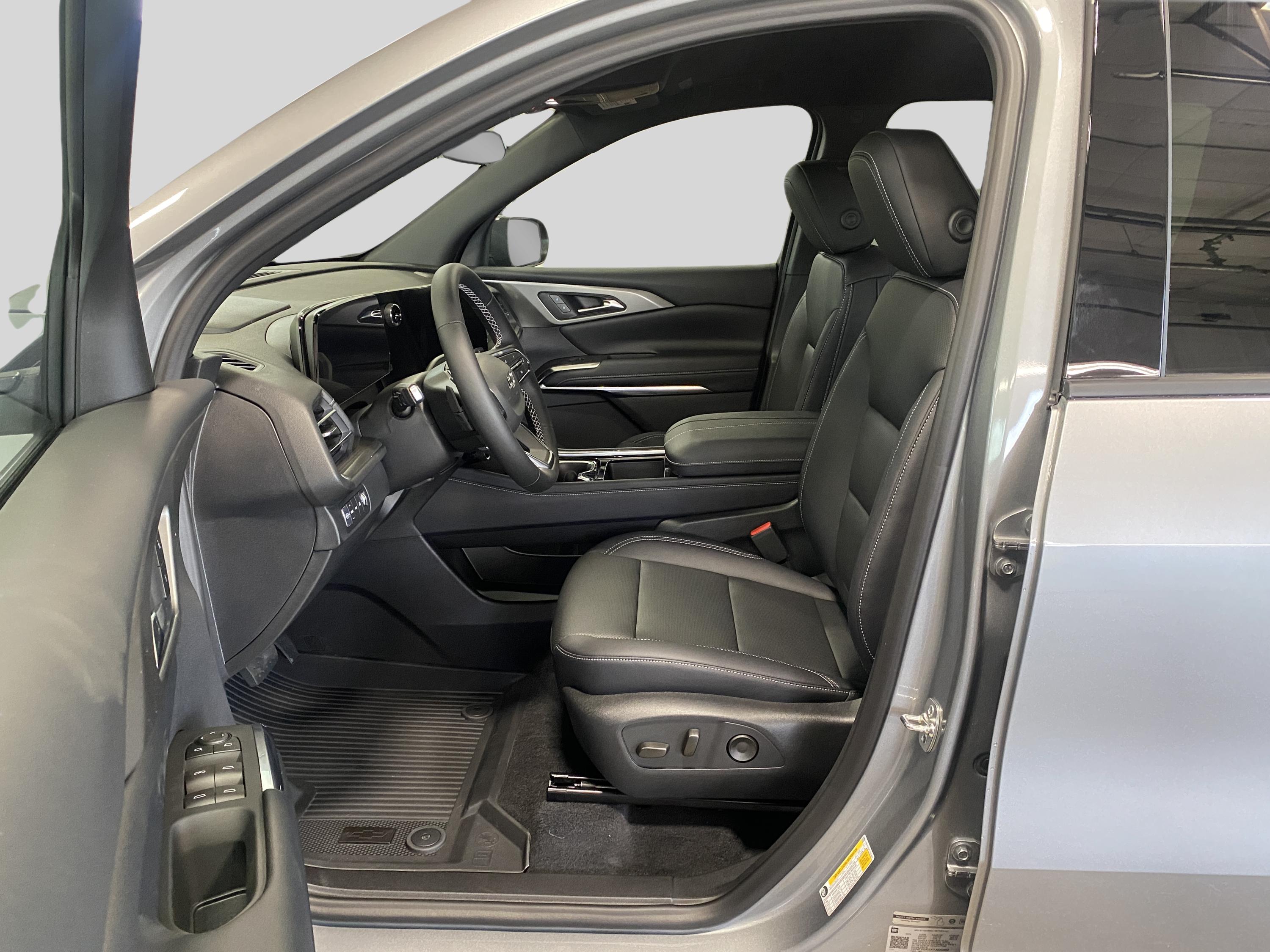 2026 Chevrolet Traverse LT - Photo 14