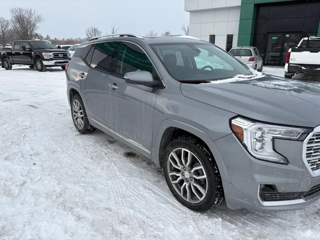 2024 GMC TERRAIN DENALI — photo 2