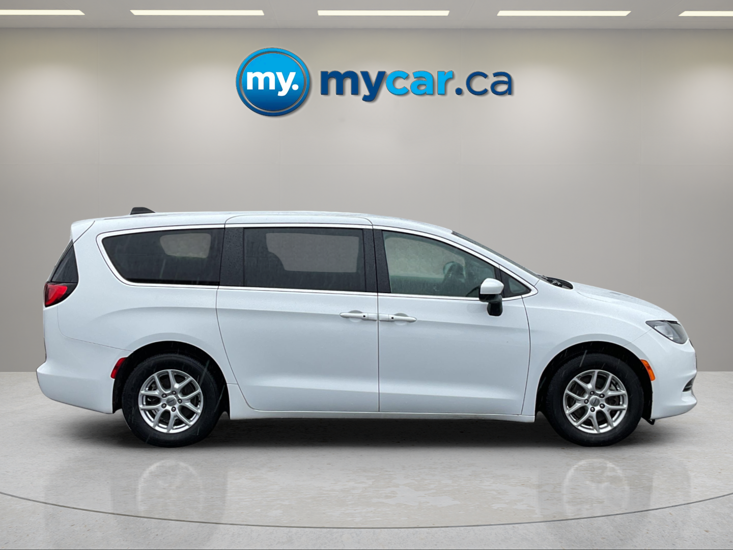 2023 CHRYSLER GRAND CARAVAN SXT — photo 2