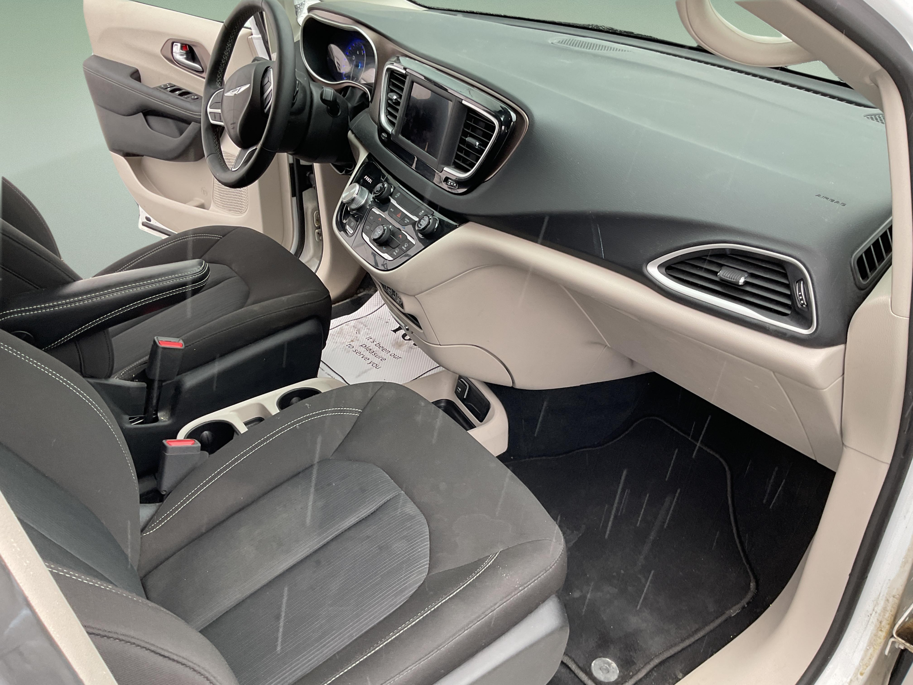 2023 CHRYSLER GRAND CARAVAN SXT — photo 7