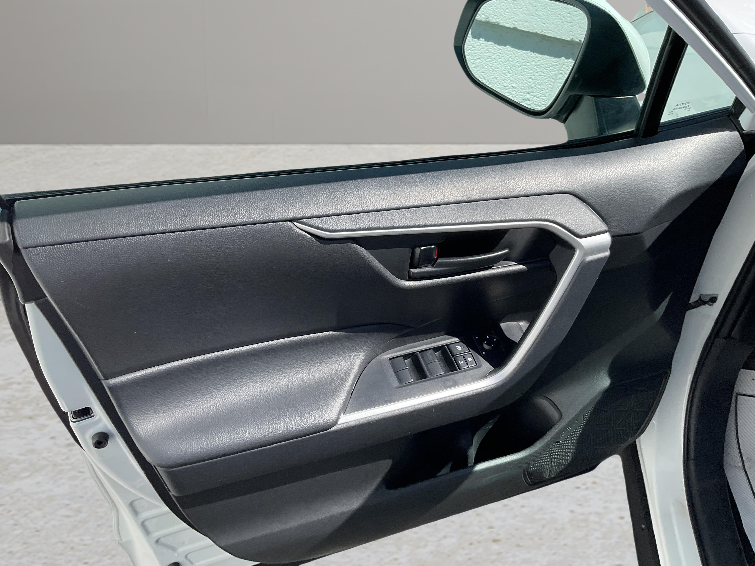 2024 TOYOTA RAV4 LE — photo 7