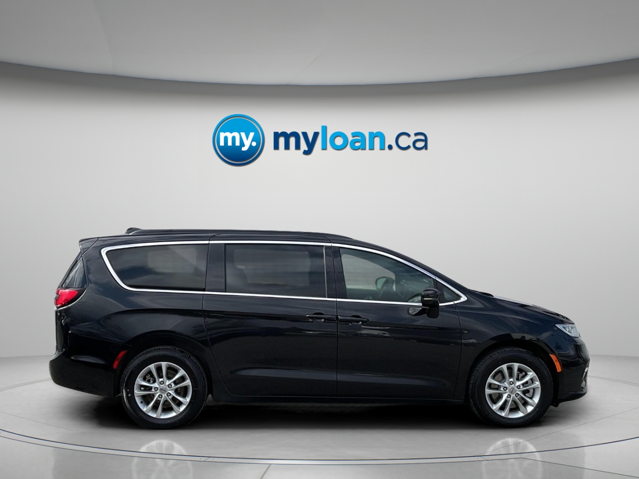 2022 CHRYSLER PACIFICA TOURING — photo 2