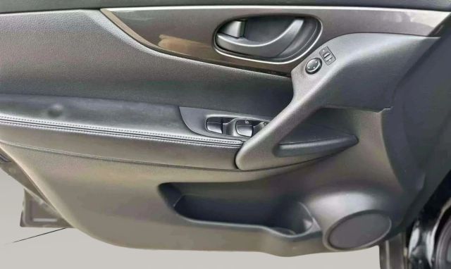 2019 Nissan ROGUE S FWD — photo 10