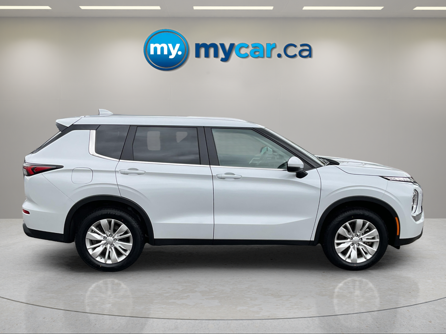 2025 MITSUBISHI OUTLANDER ES — photo 7