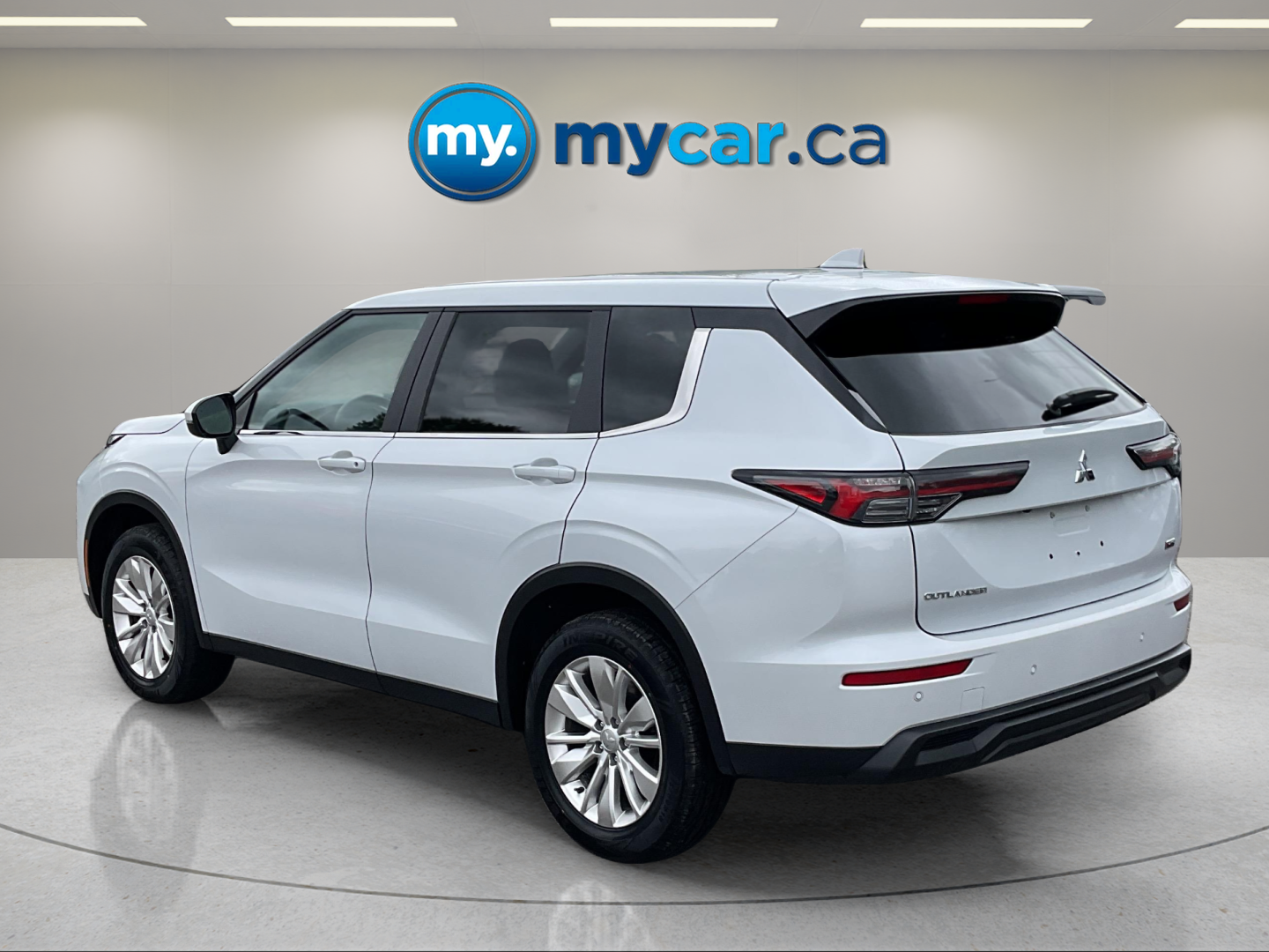 2025 MITSUBISHI OUTLANDER ES — photo 4