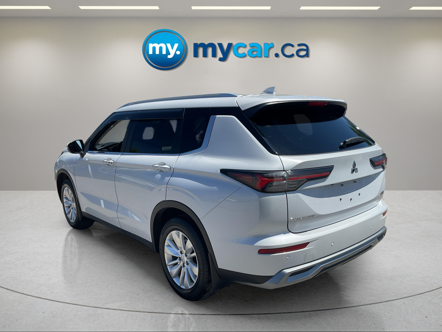 2025 MITSUBISHI OUTLANDER SE — photo 4
