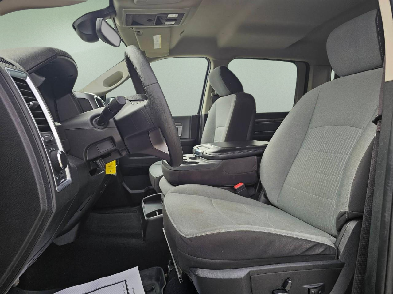 2023 RAM 1500 CLASSIC SLT — photo 8