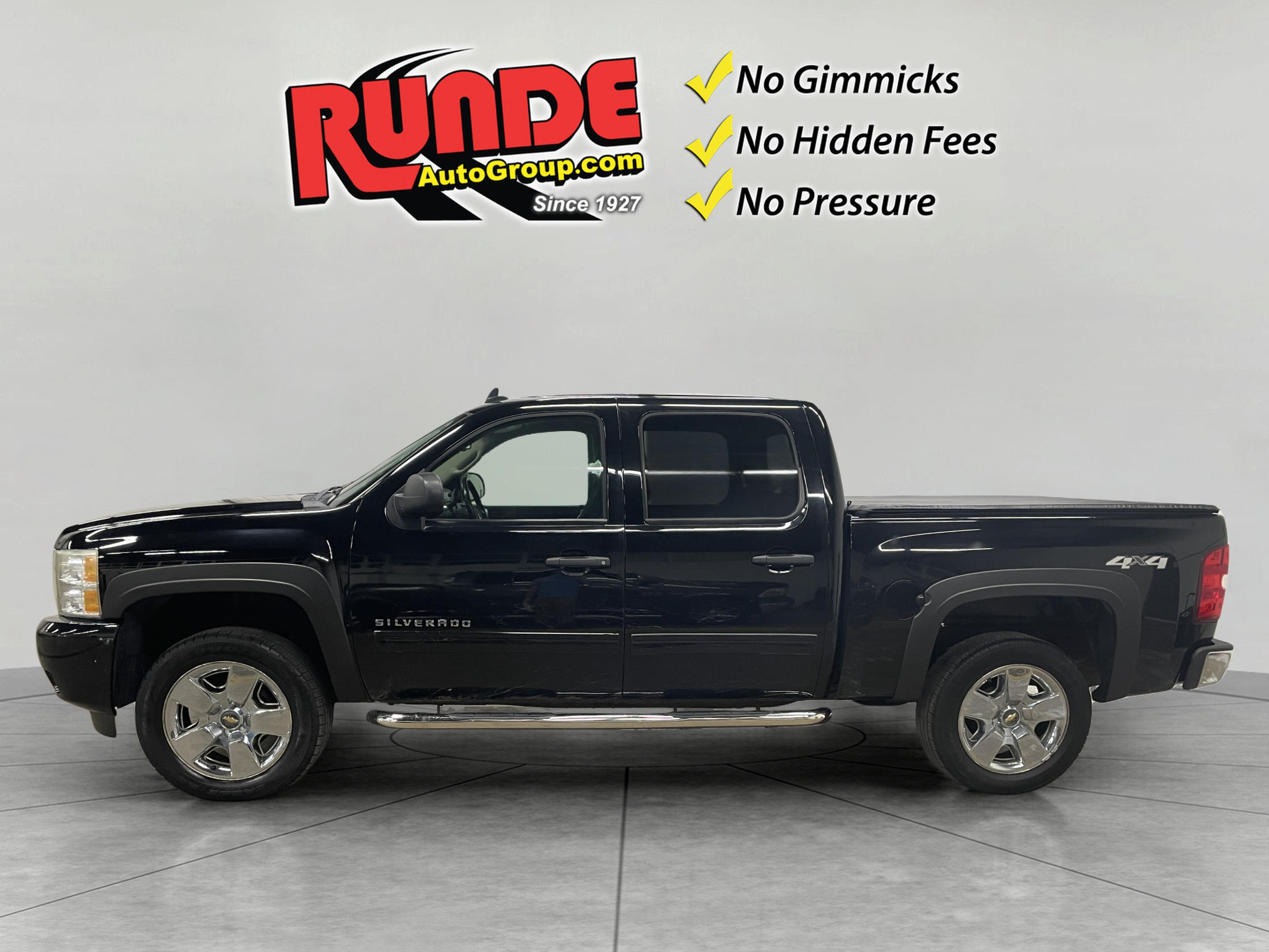 Used 2011 Chevrolet Silverado 1500 LT with VIN 3GCPKSE39BG335344 for sale in East Dubuque, IL