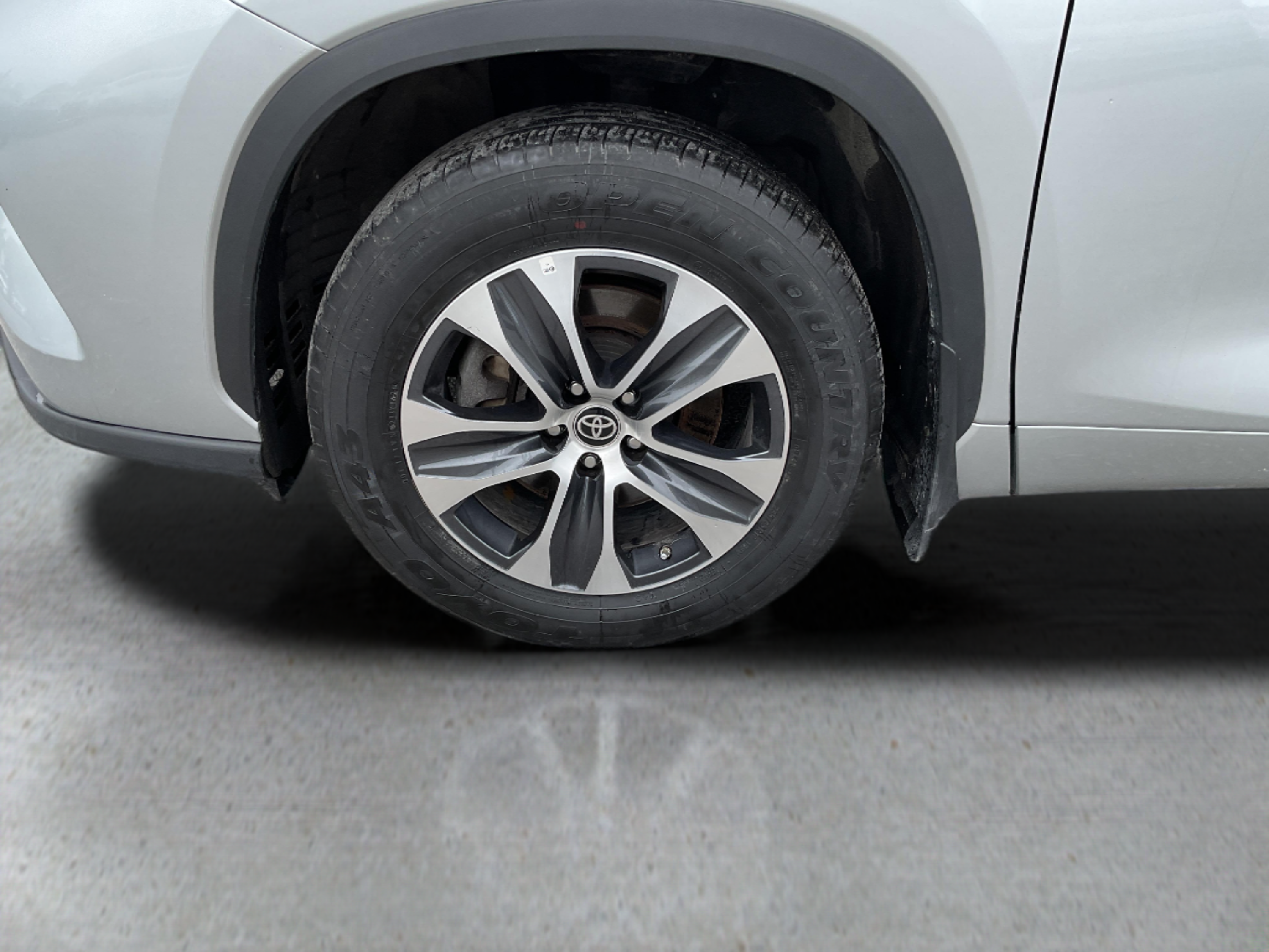 2024 TOYOTA HIGHLANDER XLE — photo 1