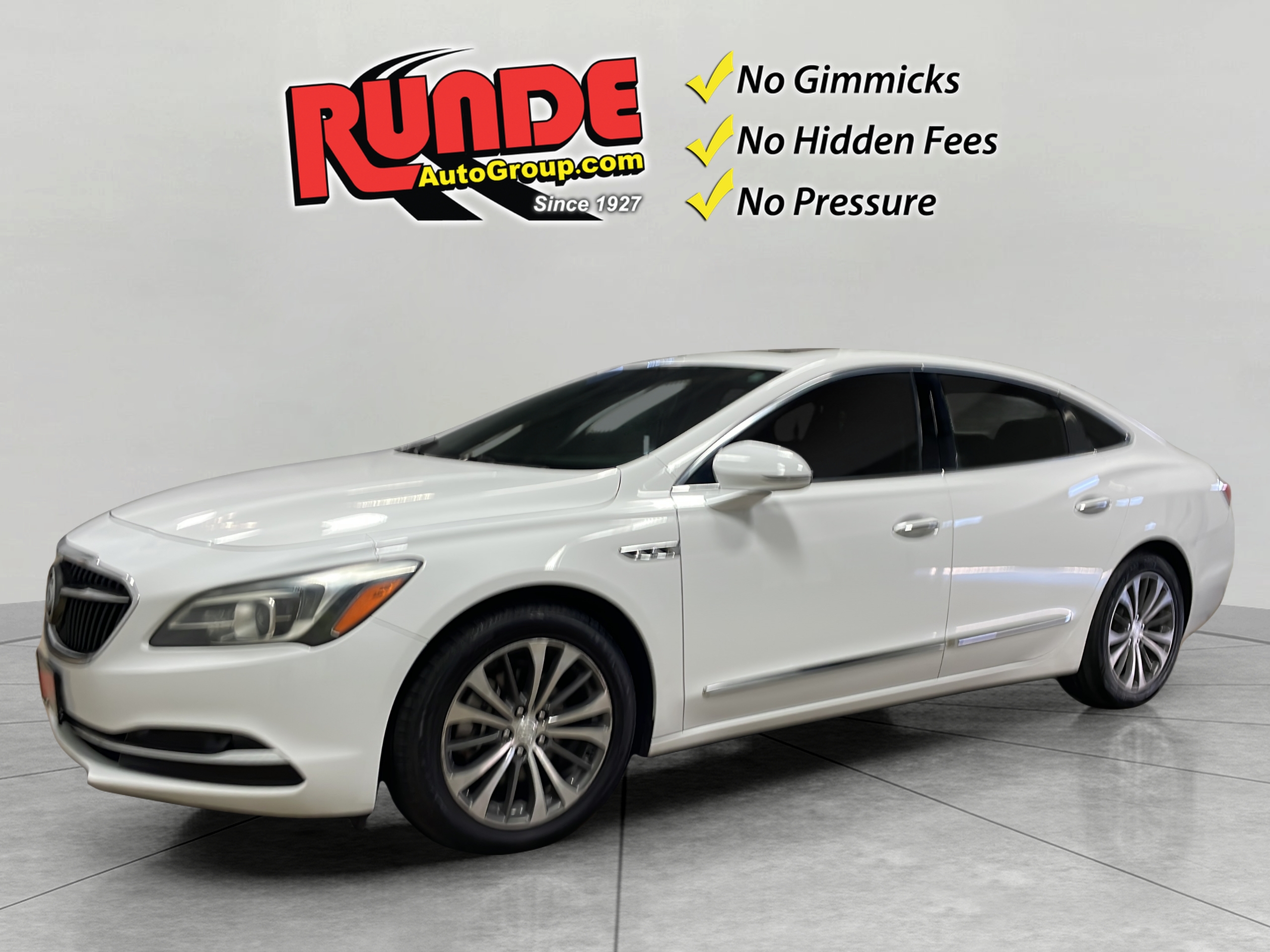 2017 Buick LaCrosse Essence's photo