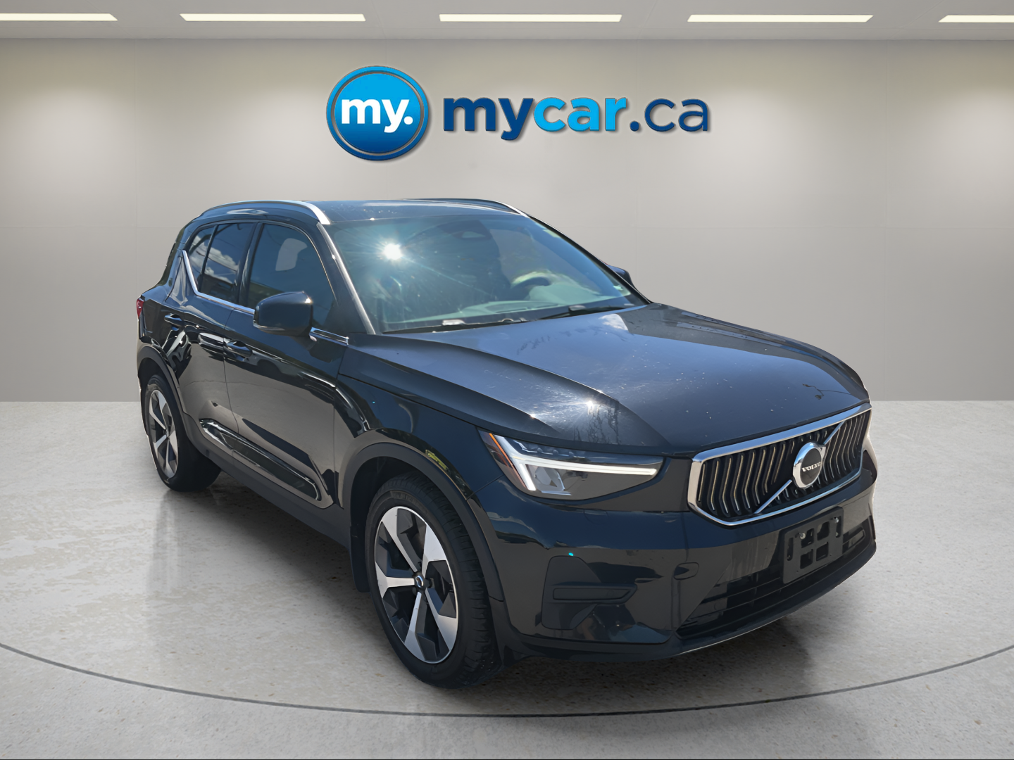2024 VOLVO XC40 CORE DARK THEME — photo 8