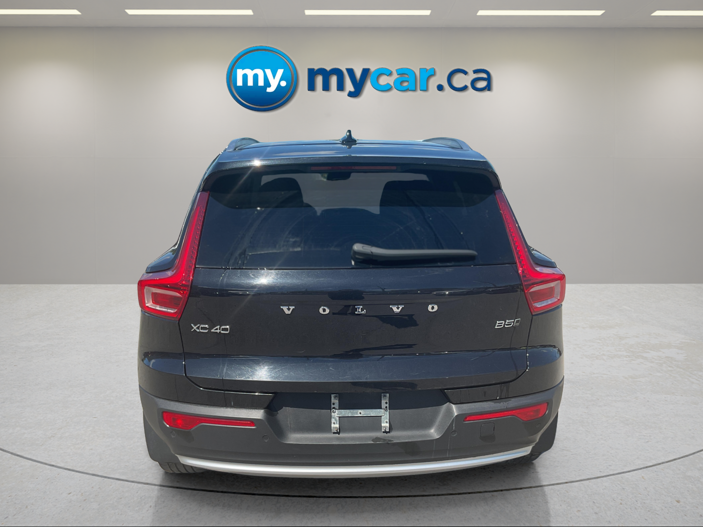 2024 VOLVO XC40 CORE DARK THEME — photo 5