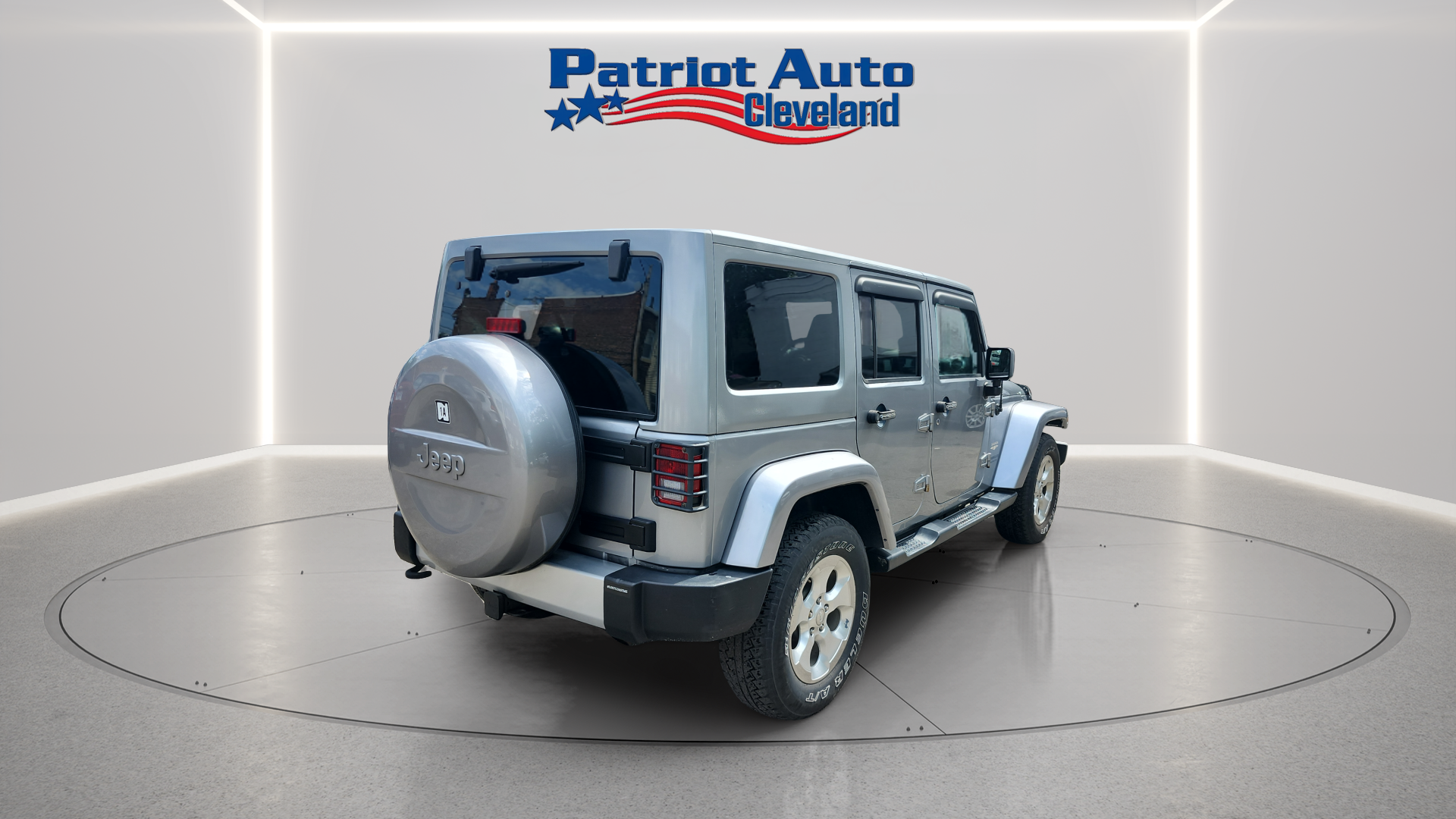 2015 Jeep Wrangler Unlimited Sahara - Image 5