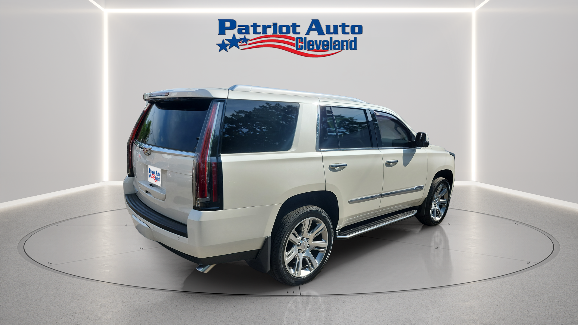 2015 Cadillac Escalade Luxury - Image 5